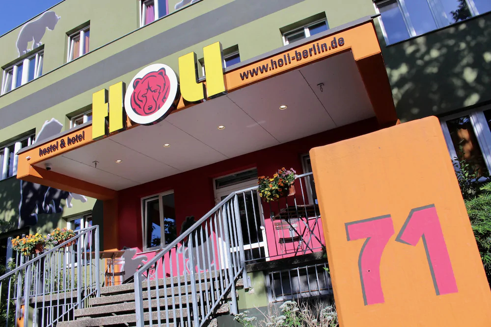 Holi Hostel Hotel