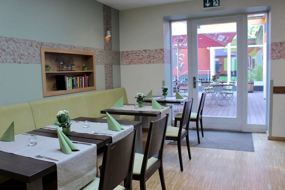 Holi Hostel Hotel