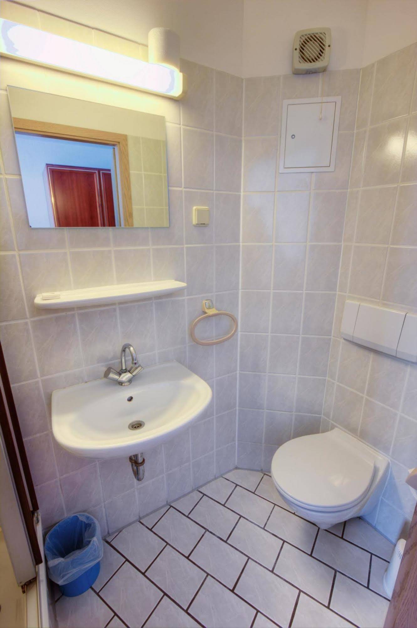 Hotel B1