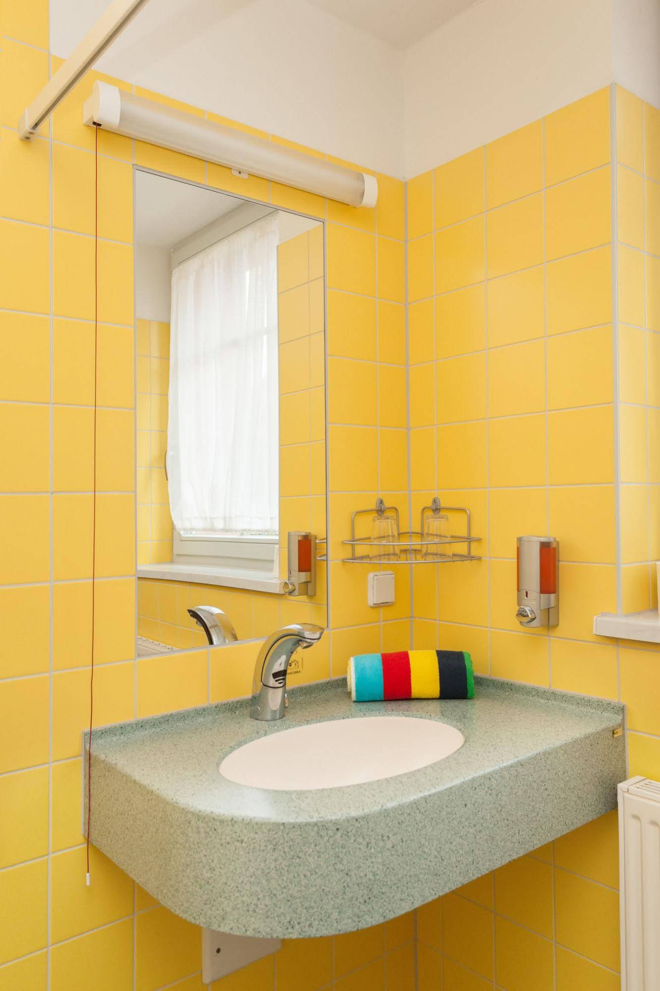Hotel Mit-Mensch