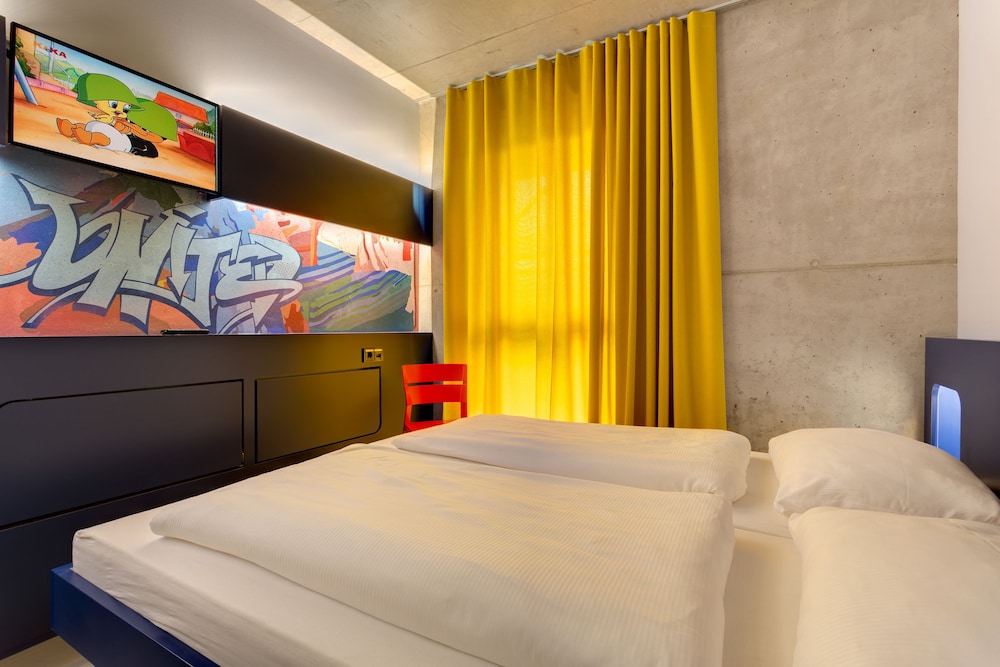 MEININGER Hotel Berlin East Side Gallery