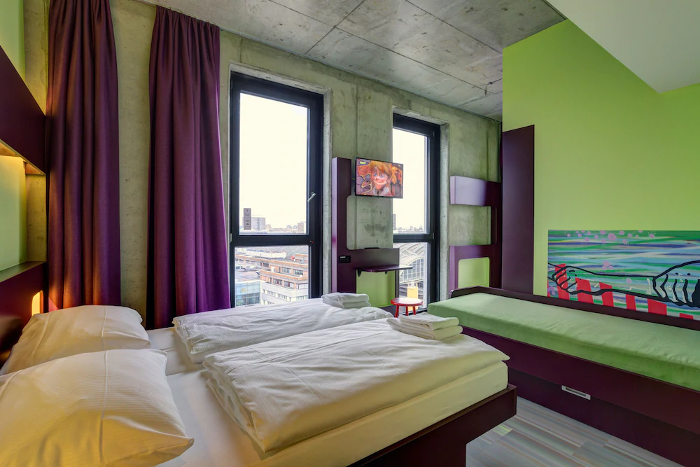 MEININGER Hotel Berlin East Side Gallery
