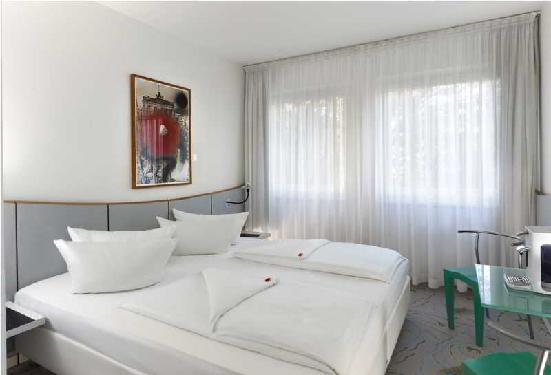 Radisson RED Berlin Kudamm