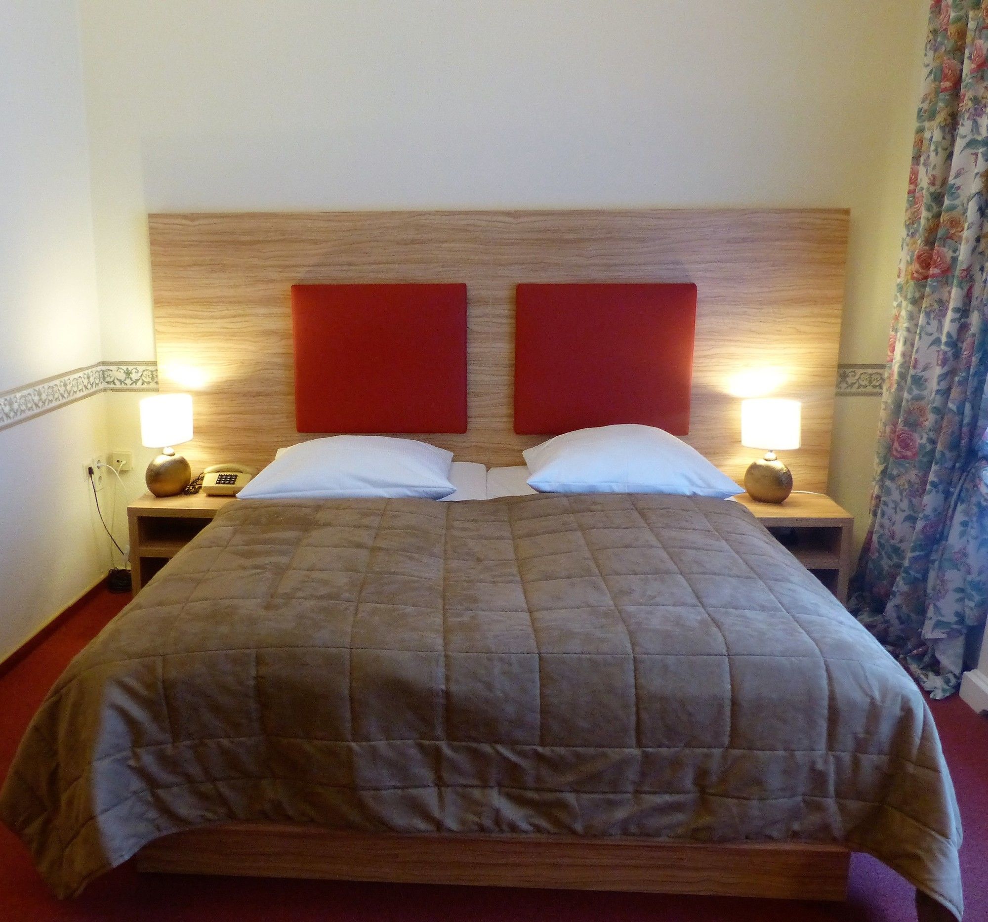 Hotel Pension Savoy
