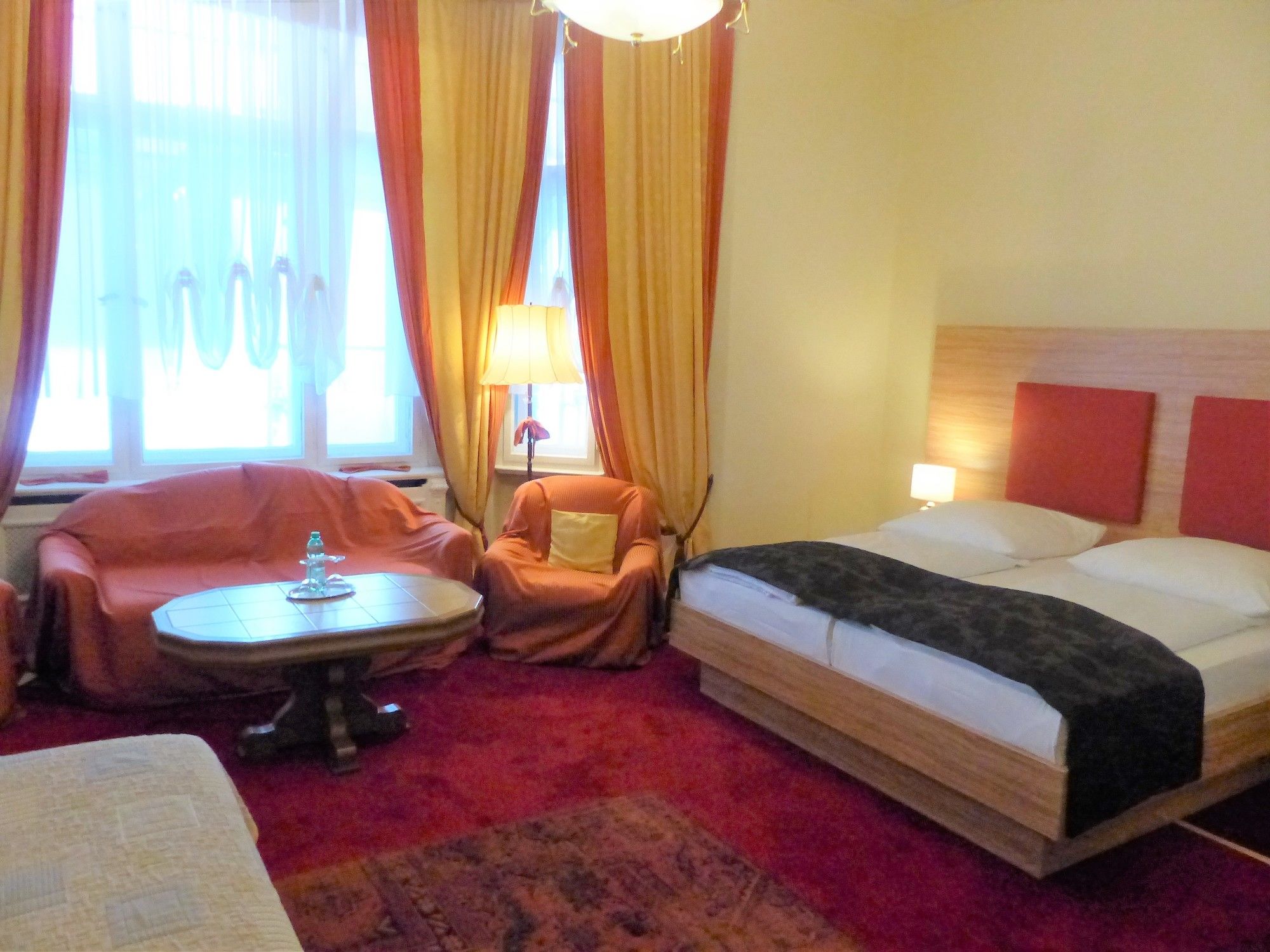 Hotel Pension Savoy