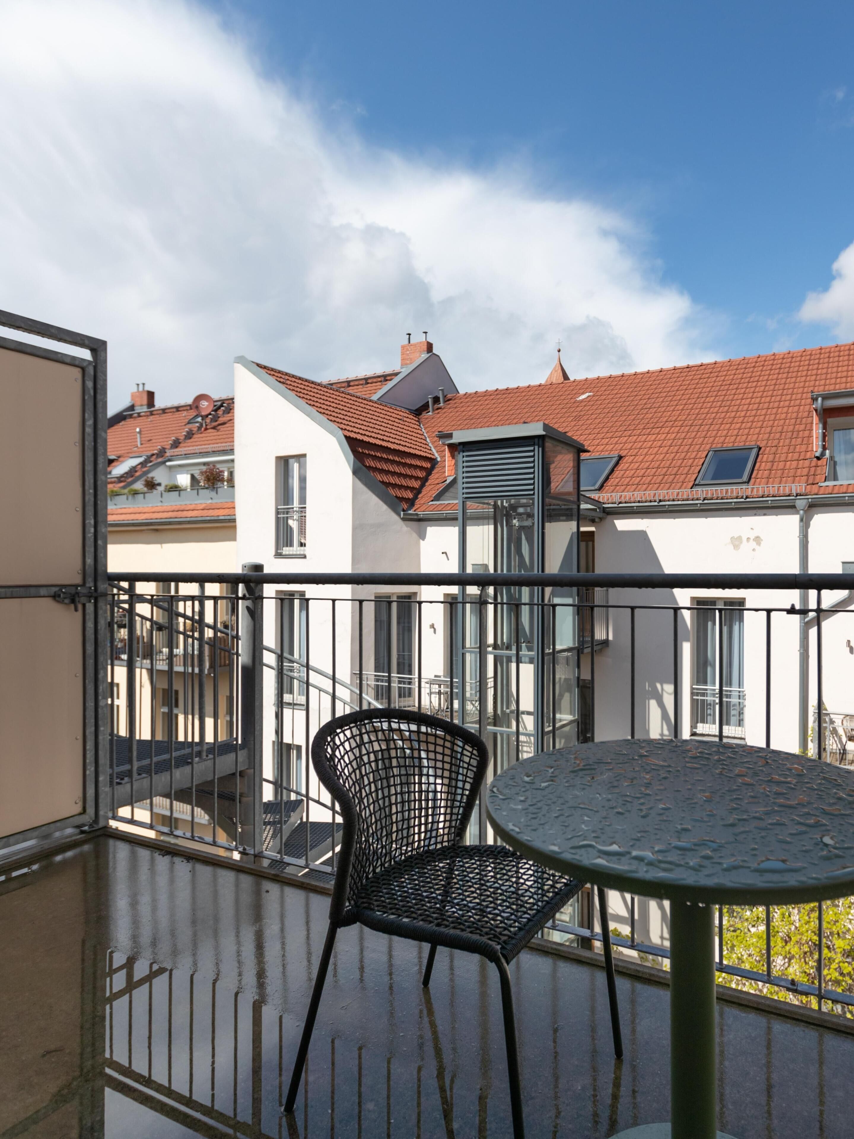 Schoenhouse City Street