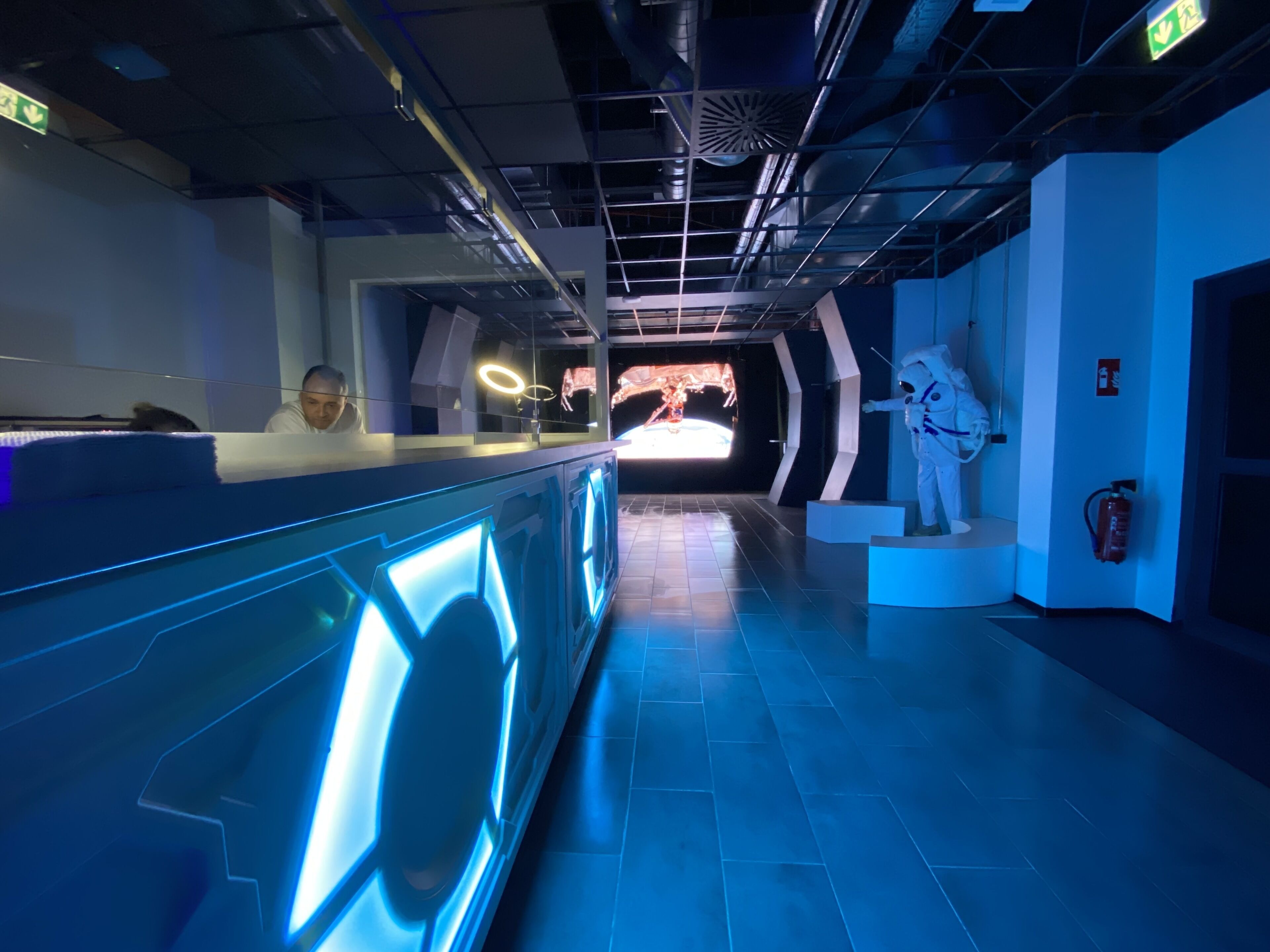 Space Night Capsule Hostel