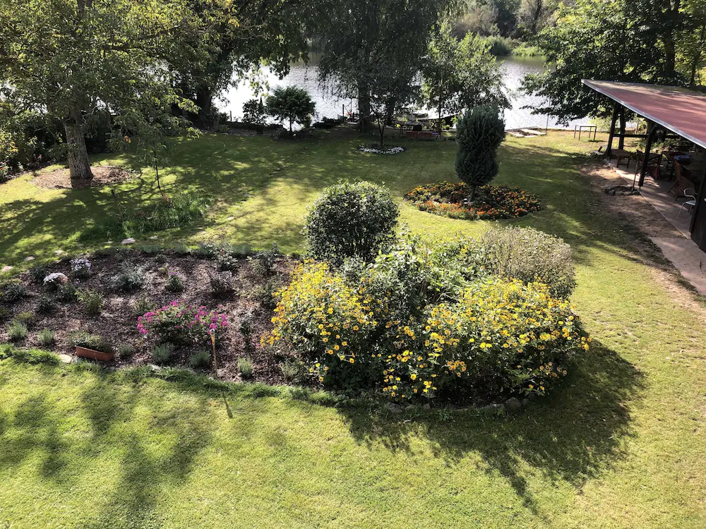 Riverside Inn