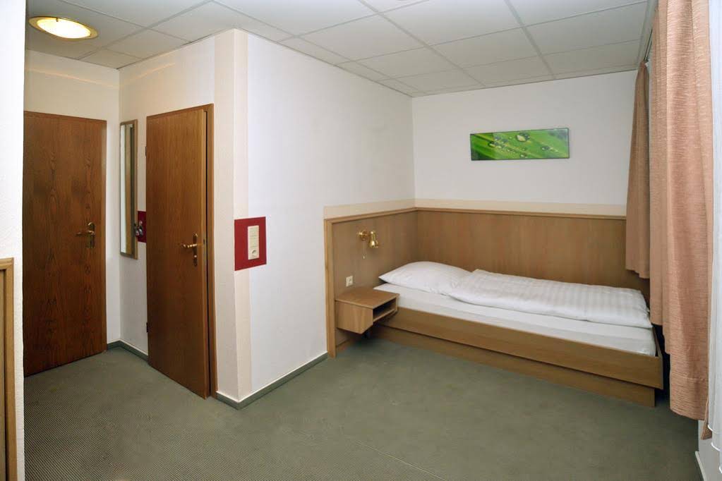 1a Hostel Zimmer Frei