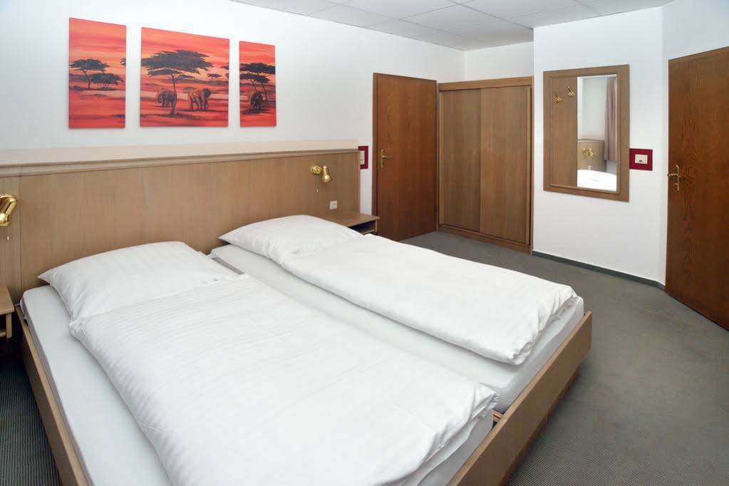 1a Hostel Zimmer Frei