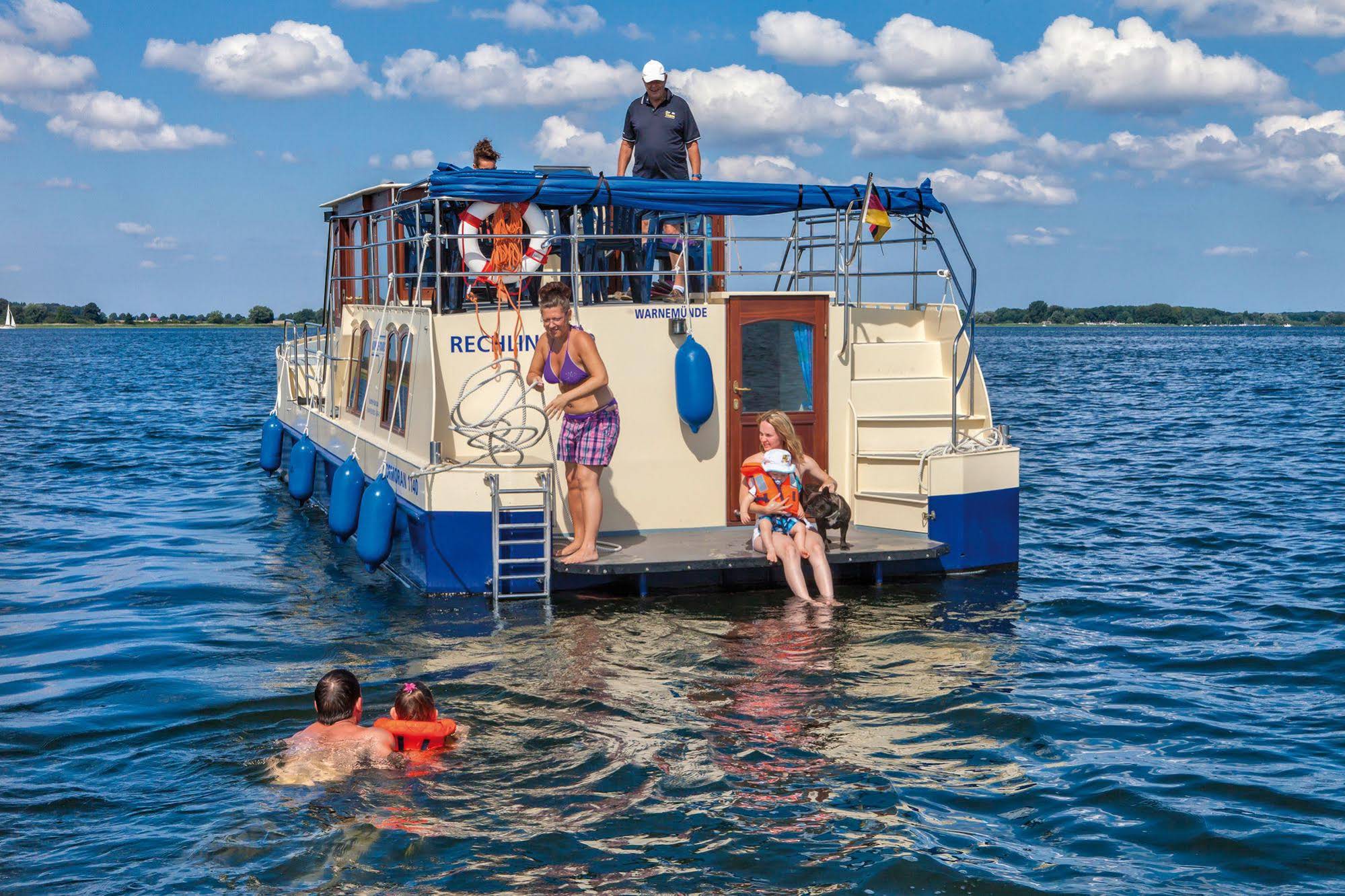 Kuhnle-Tours Bootshaus Zeuthen