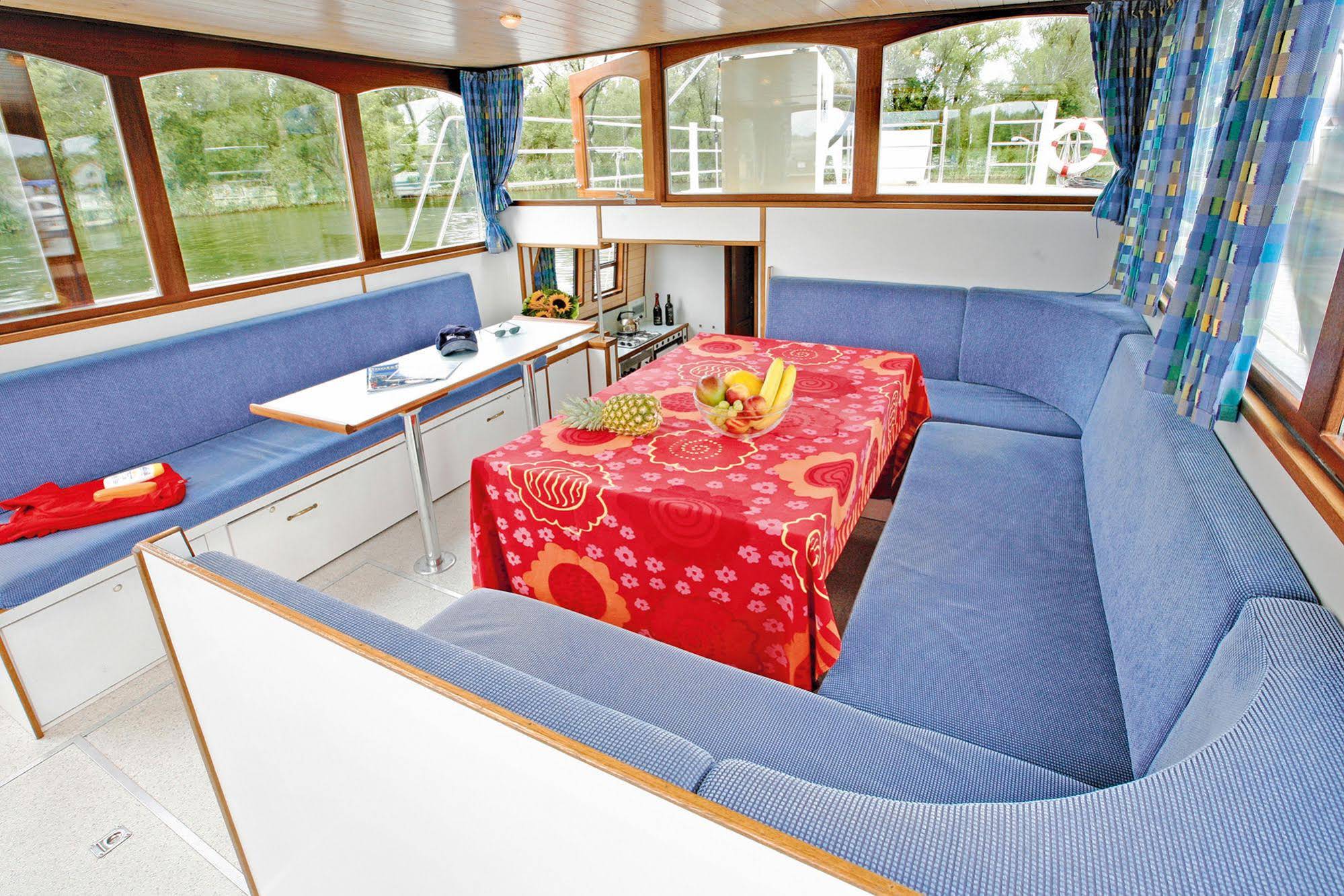 Kuhnle-Tours Bootshaus Zeuthen