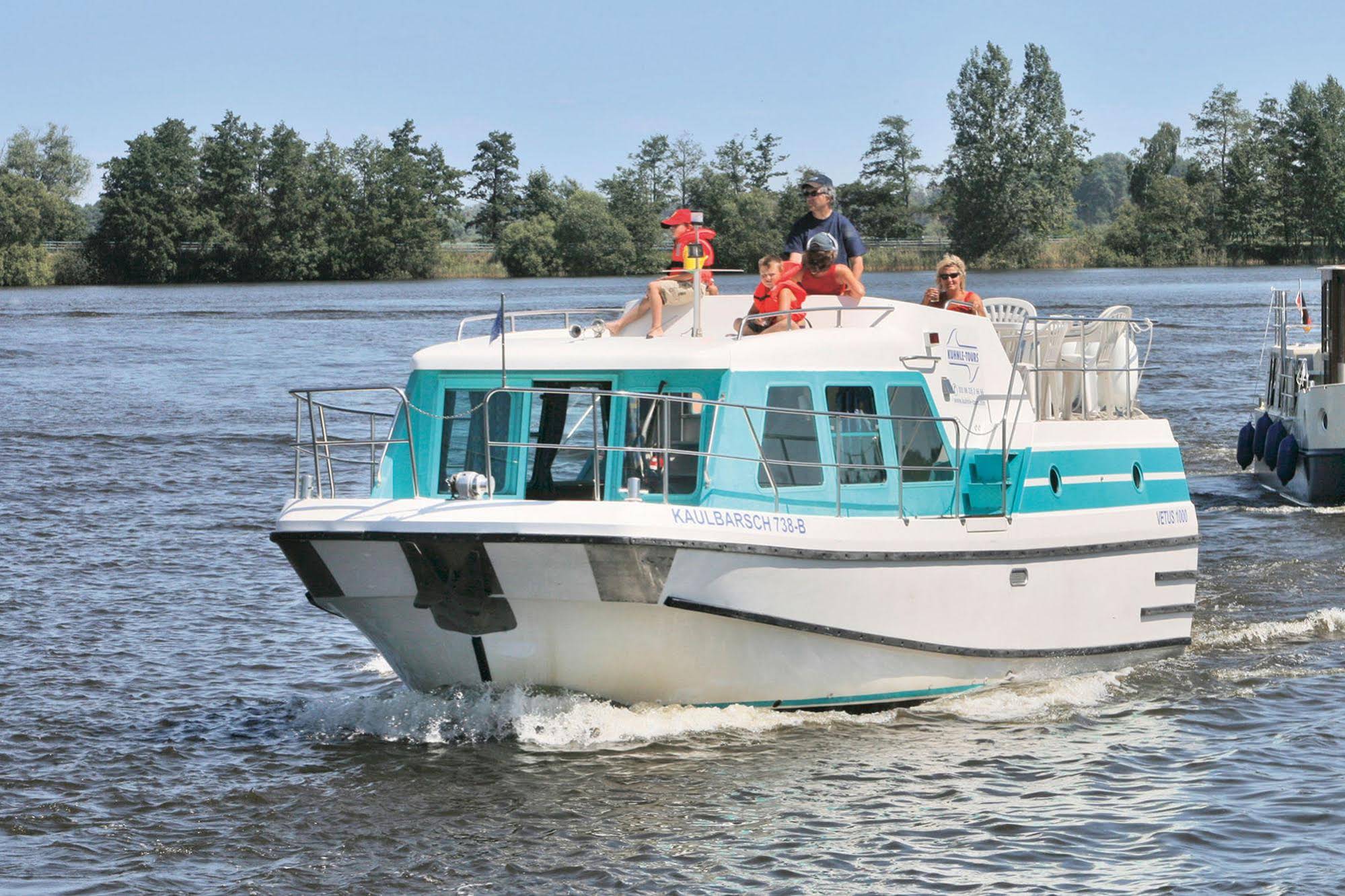 Kuhnle-Tours Bootshaus Zeuthen