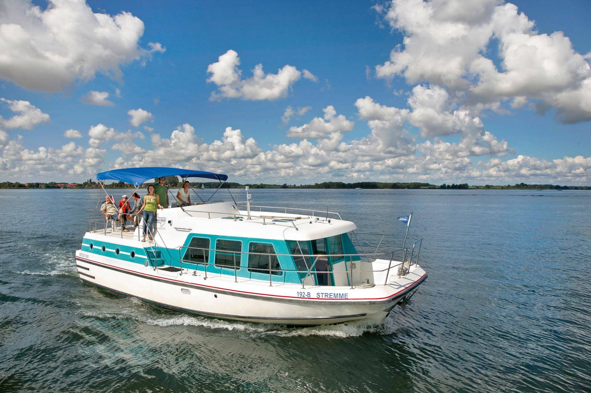 Kuhnle-Tours Bootshaus Zeuthen