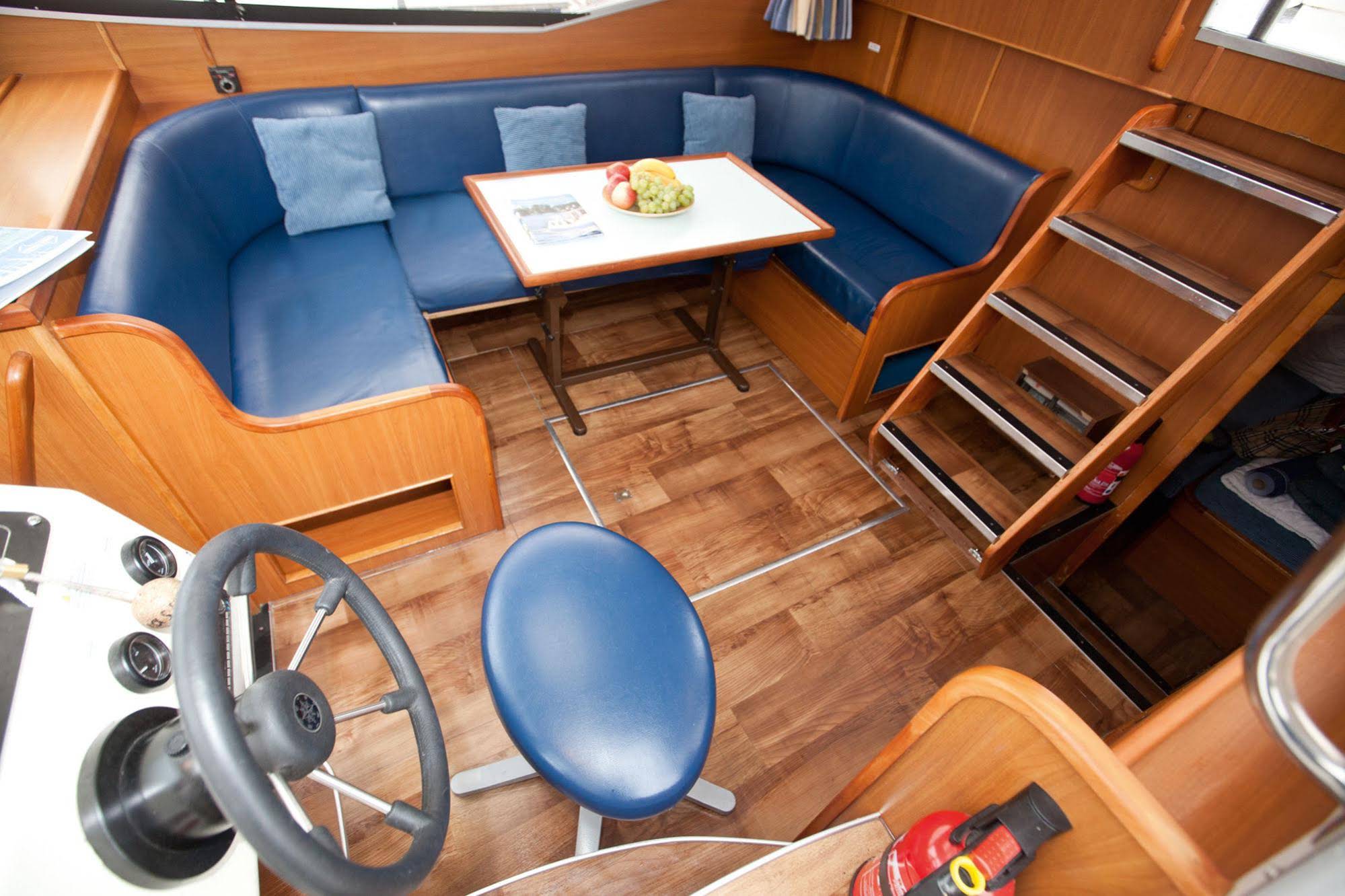 Kuhnle-Tours Bootshaus Zeuthen