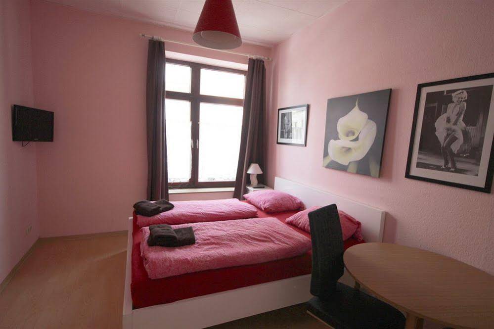 B & L Hostel