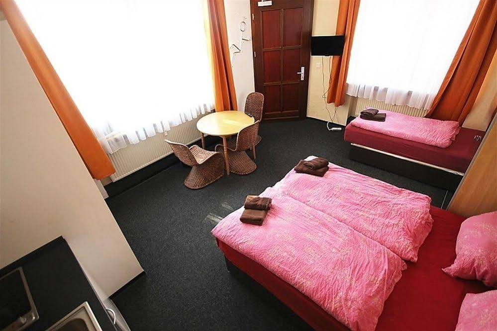 B & L Hostel
