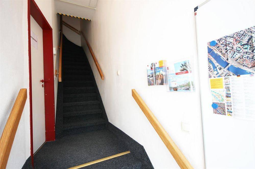 B & L Hostel