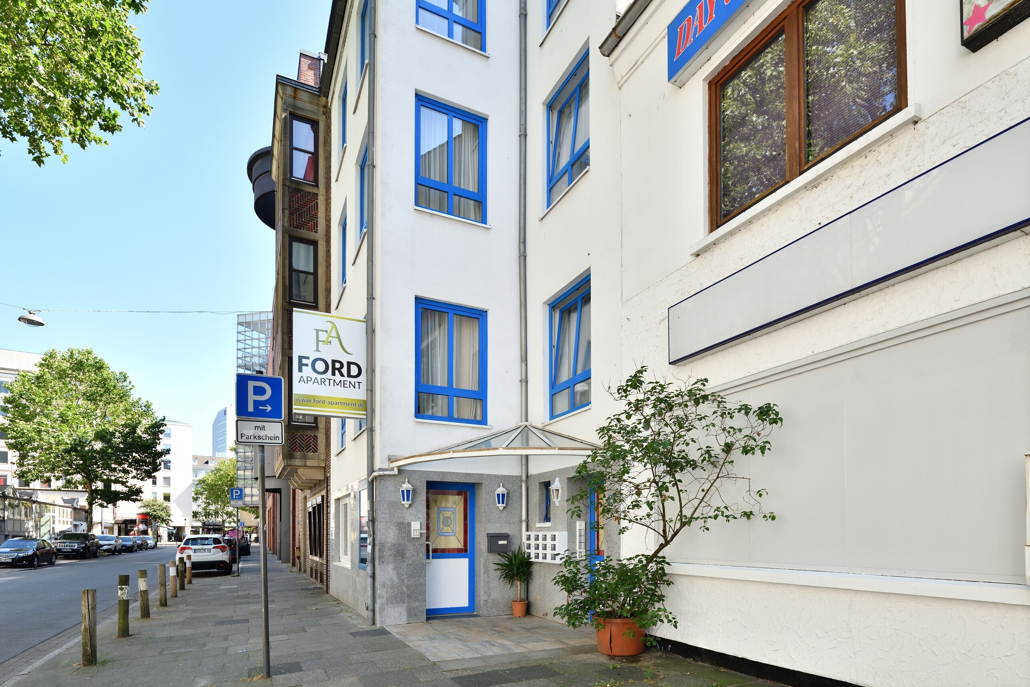 Ford Apartment