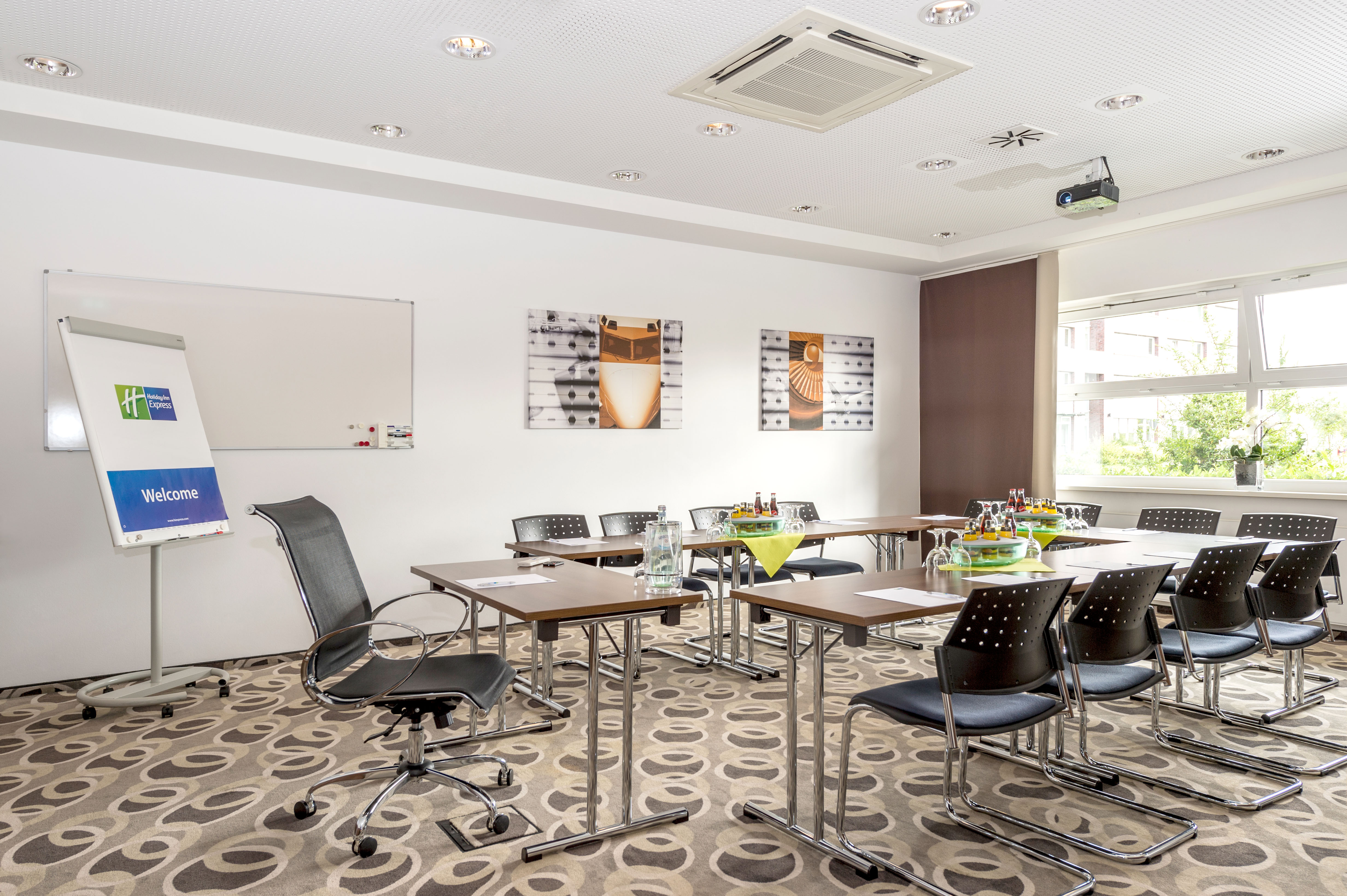 Holiday Inn Express Bremen Airport