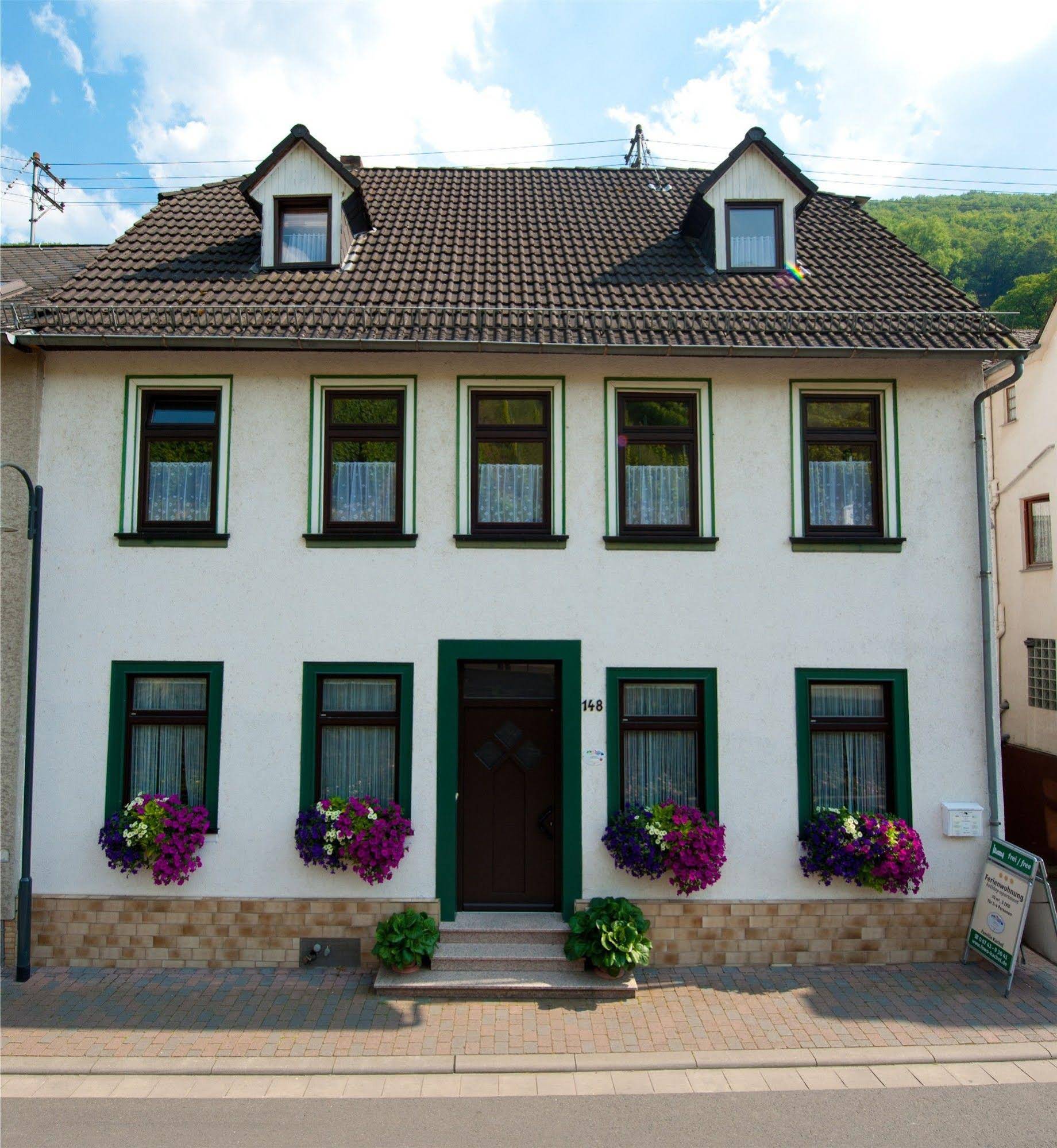 Ferienwohnungen & Gästezimmer Kachel