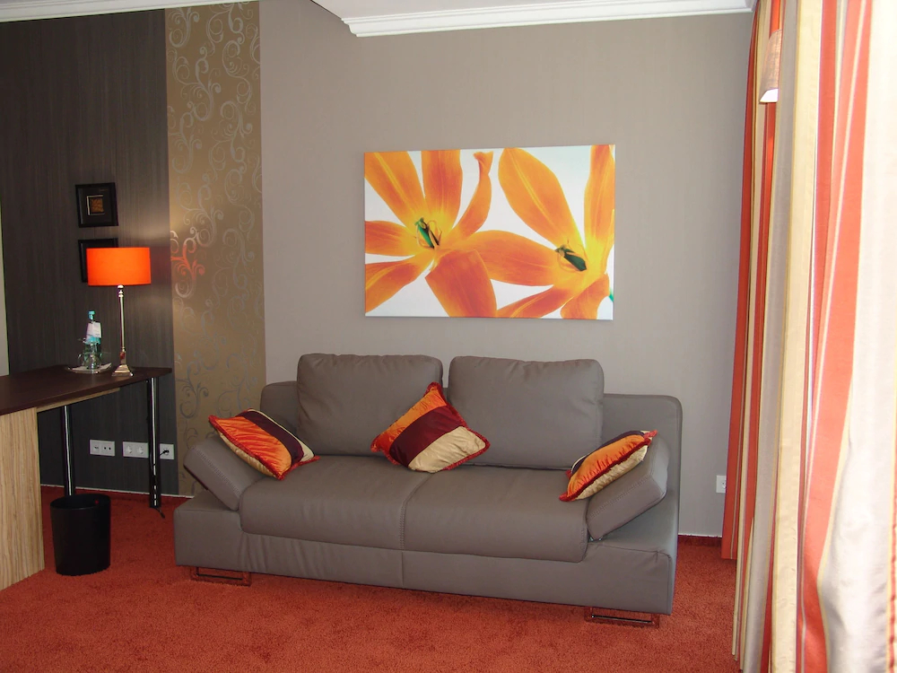 M13 Hotel