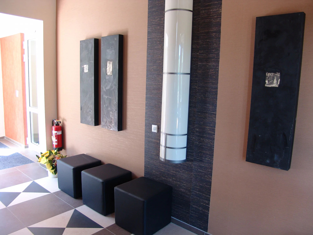 M13 Hotel