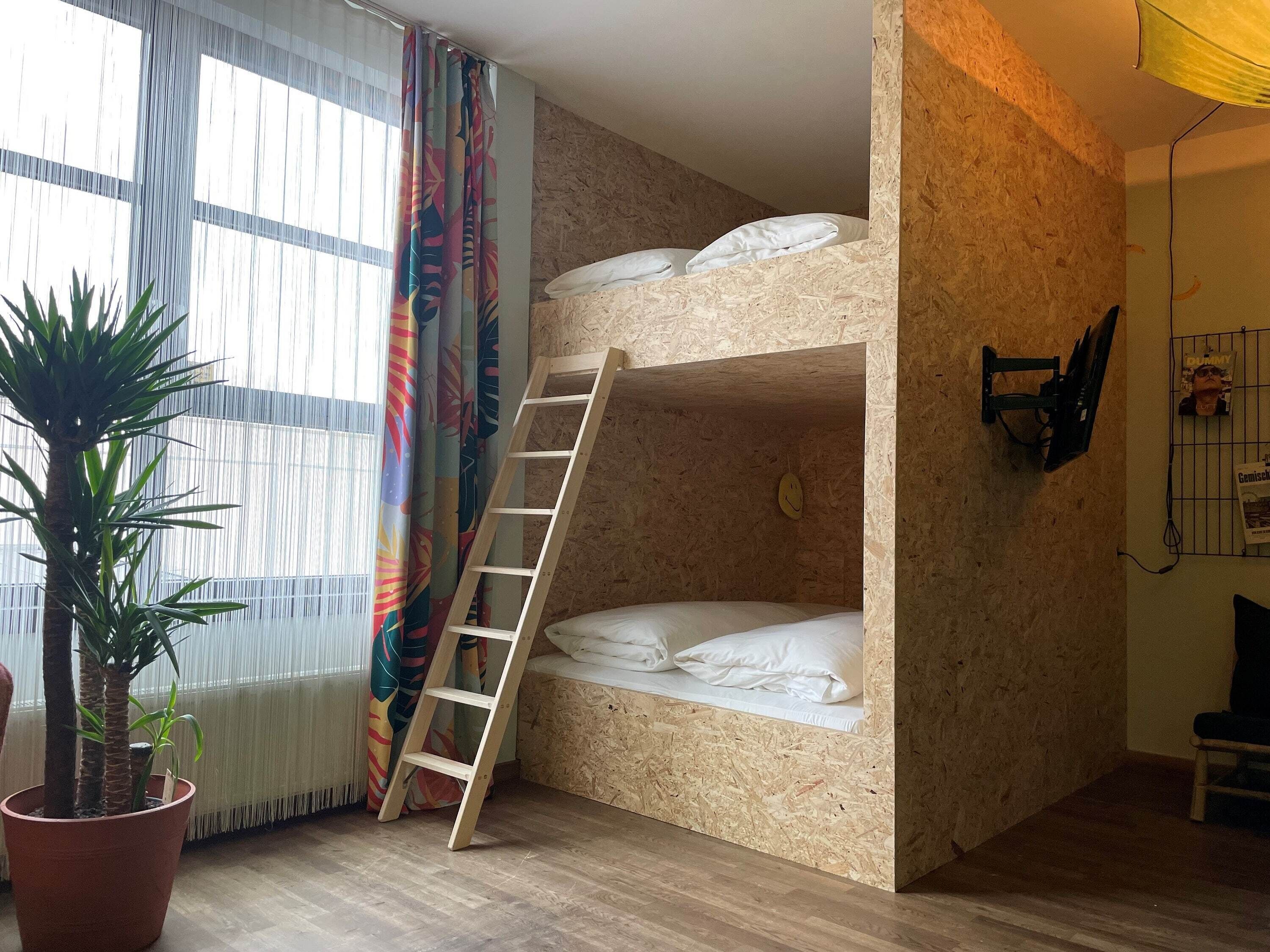 Superbude Altona Paradise