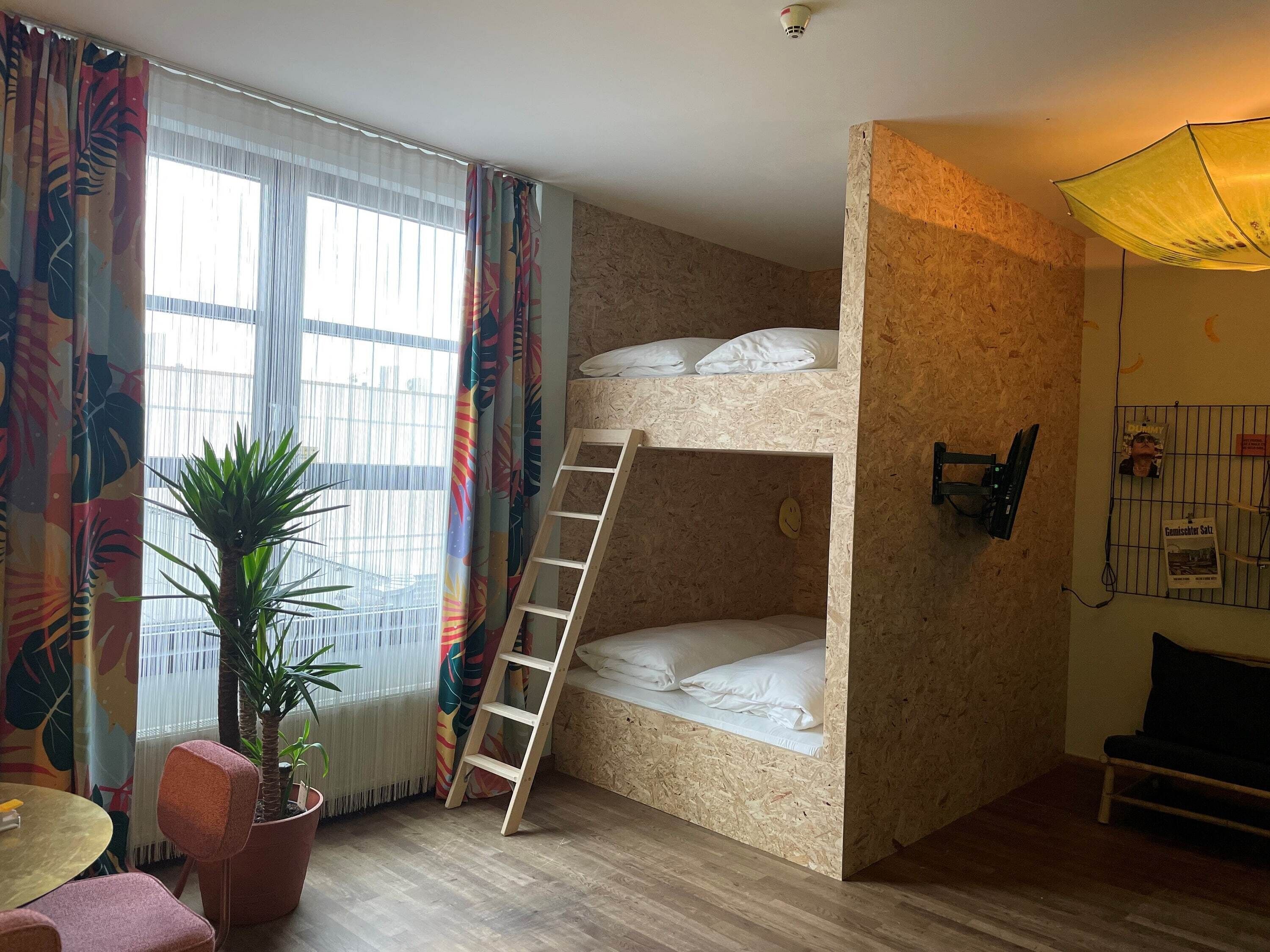 Superbude Altona Paradise