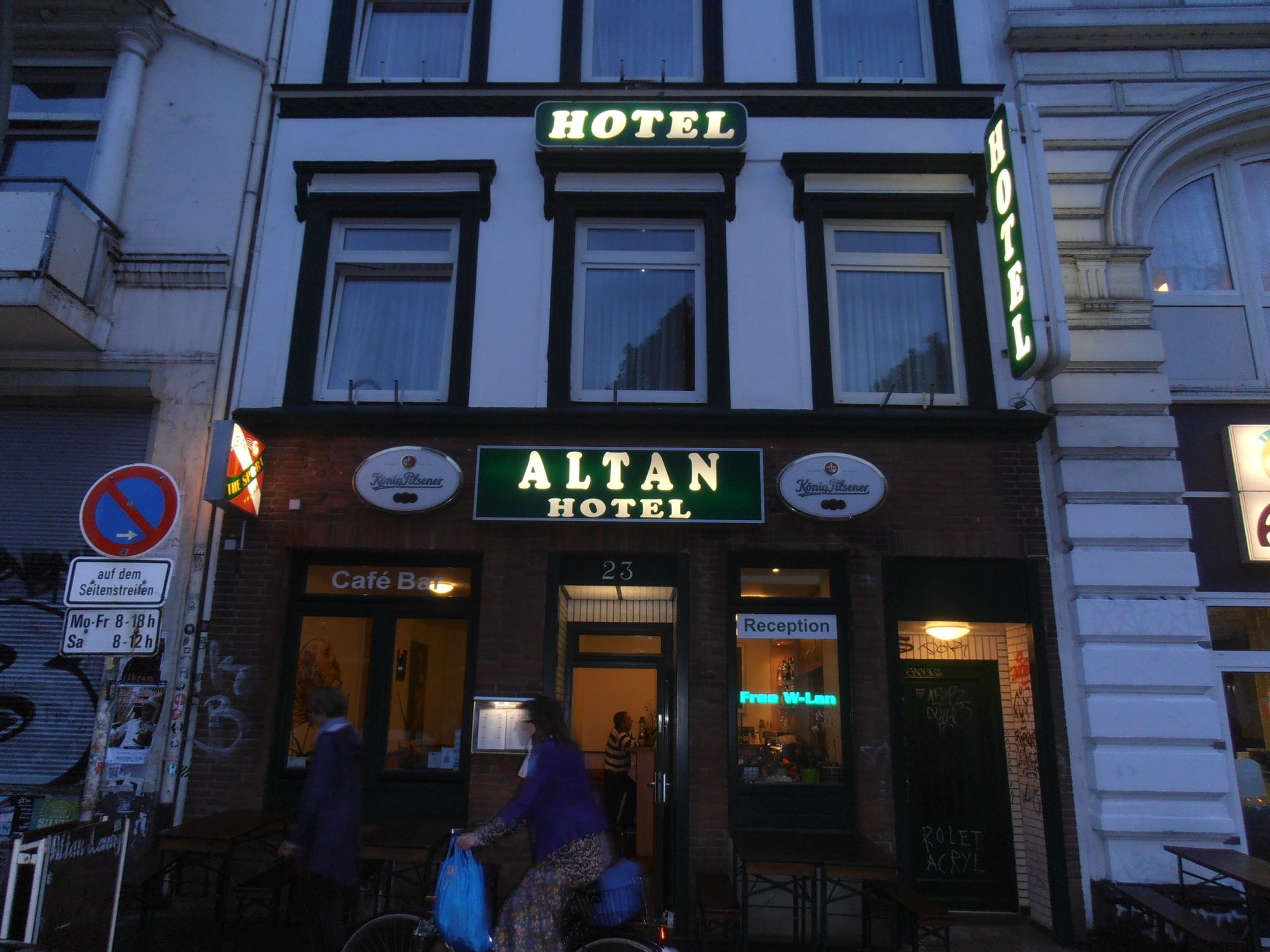 Altan Hotel