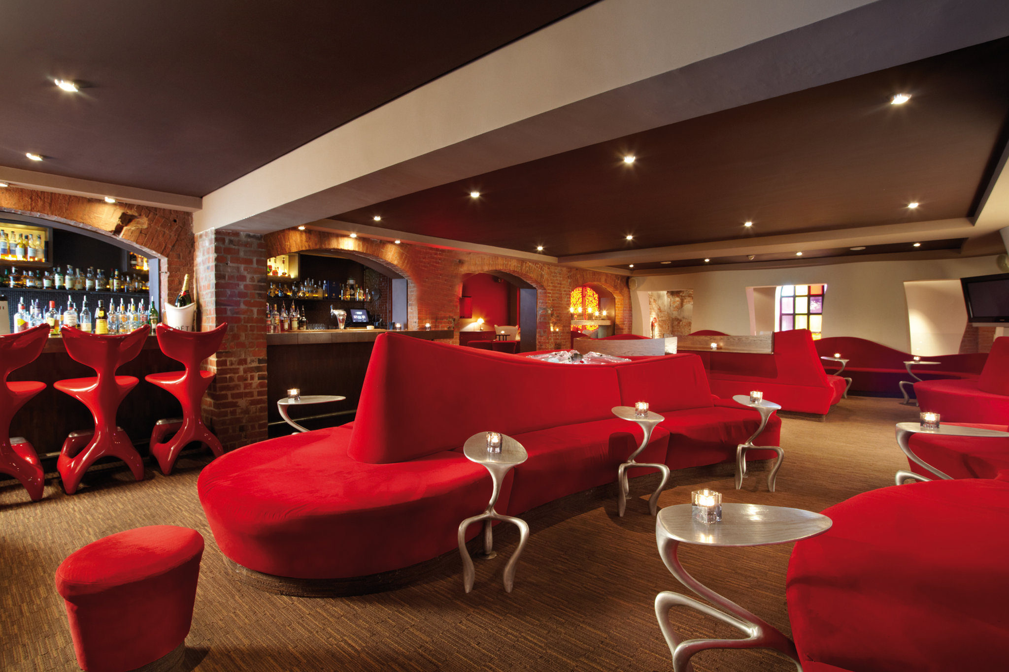 East Hotel & Restaurant