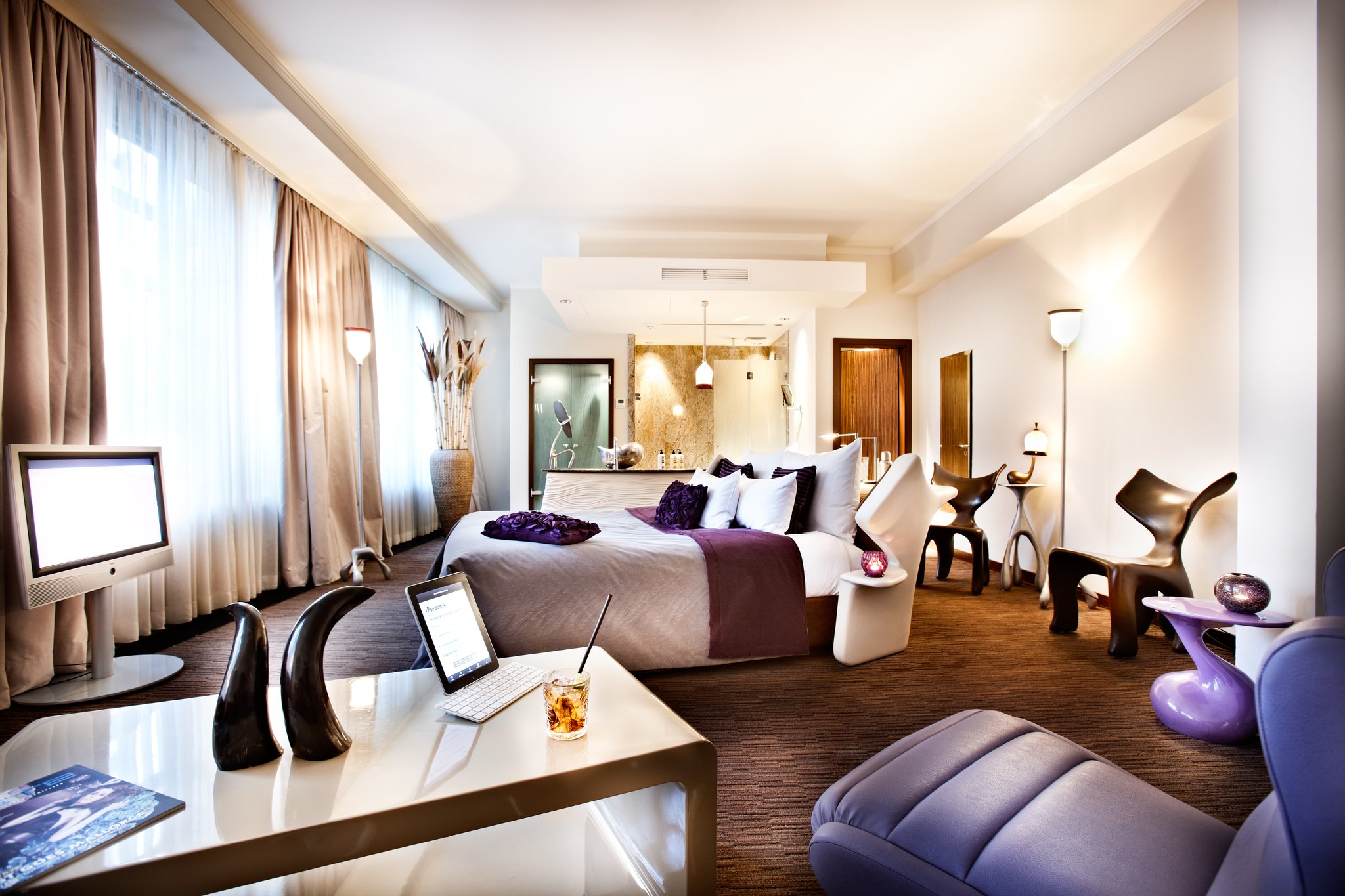 East Hotel & Restaurant