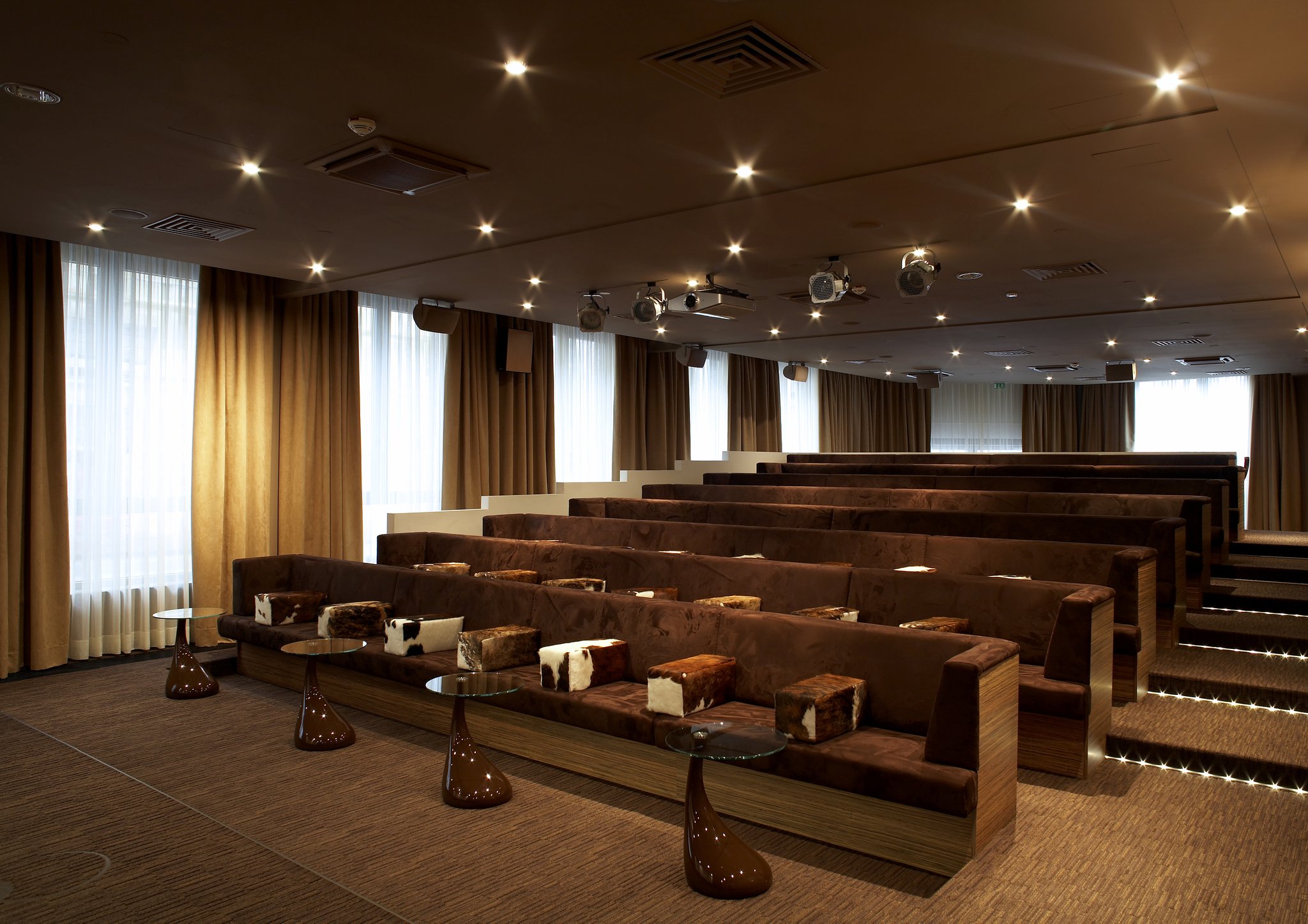 East Hotel & Restaurant