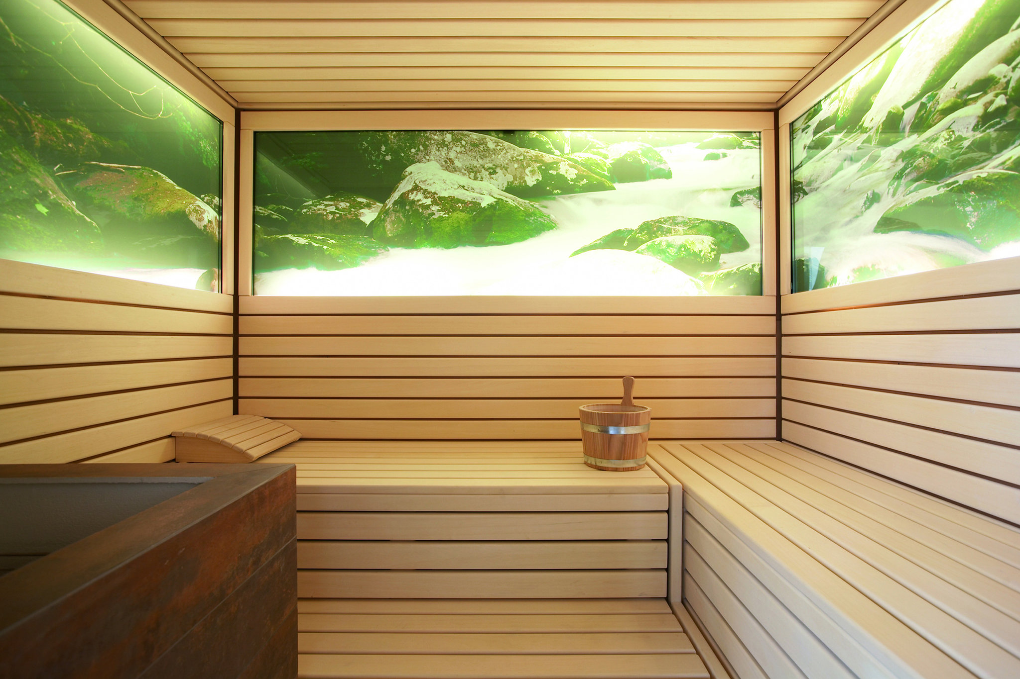 East Hotel & Restaurant