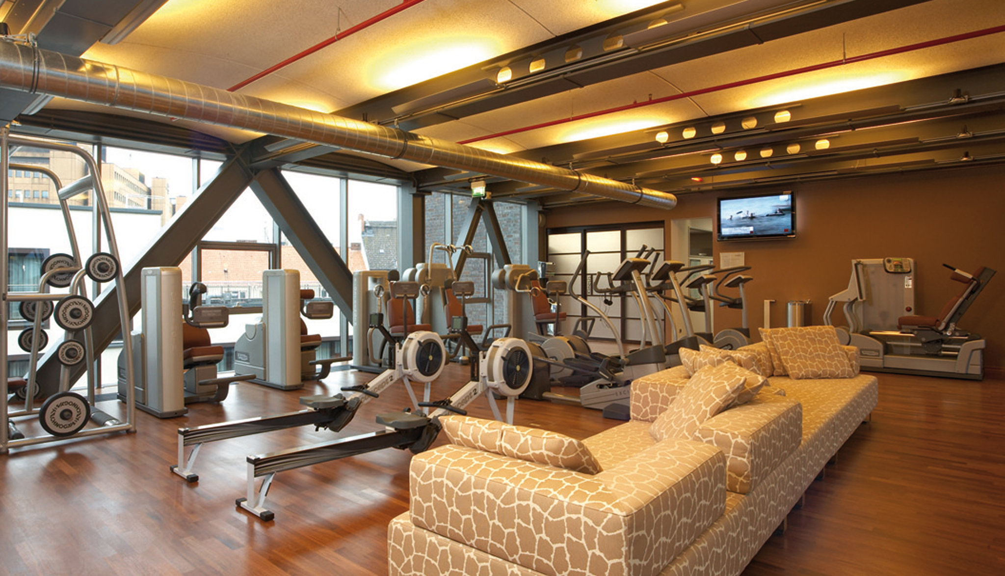 East Hotel & Restaurant