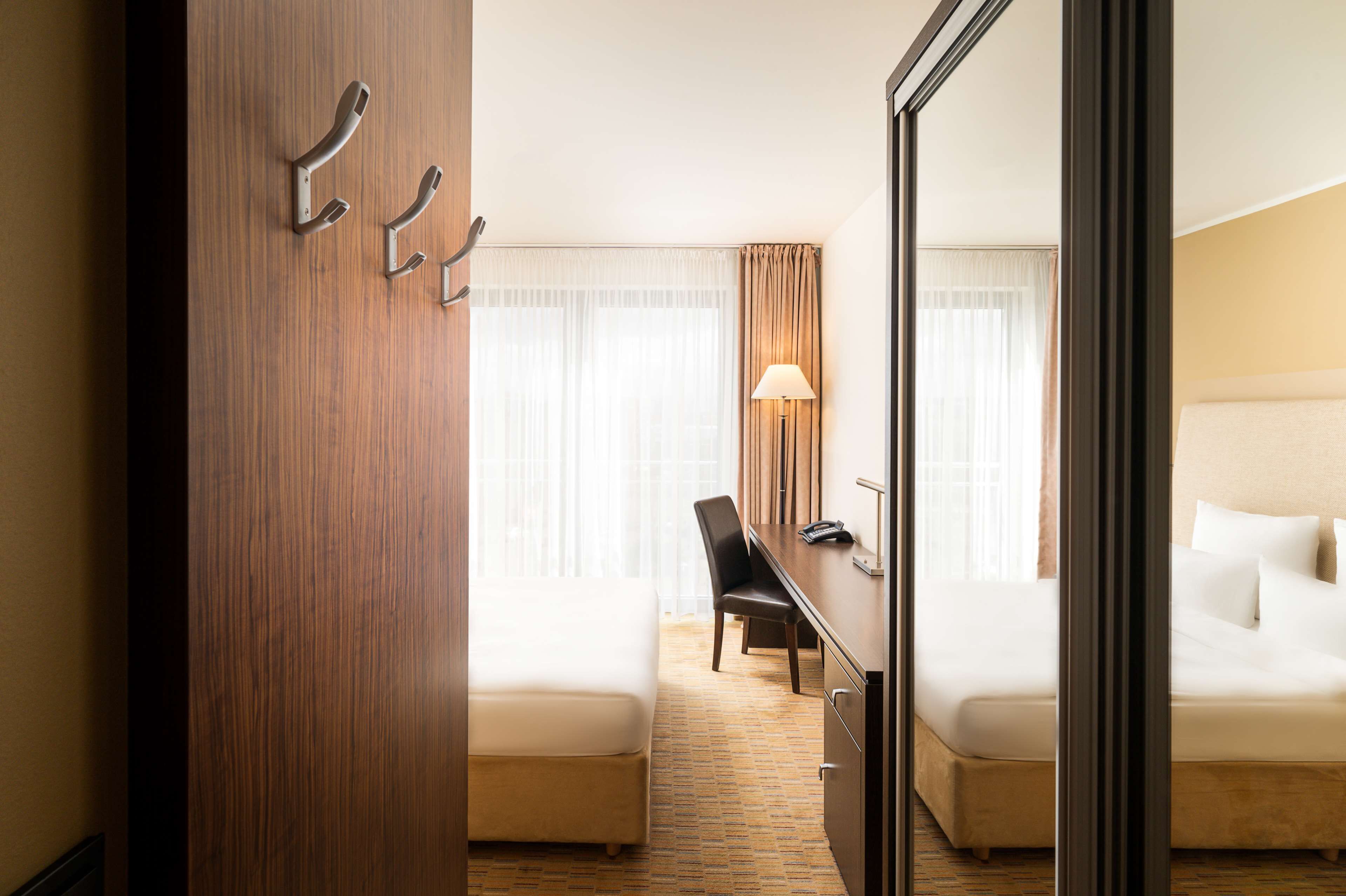 elaya hotel hamburg finkenwerder