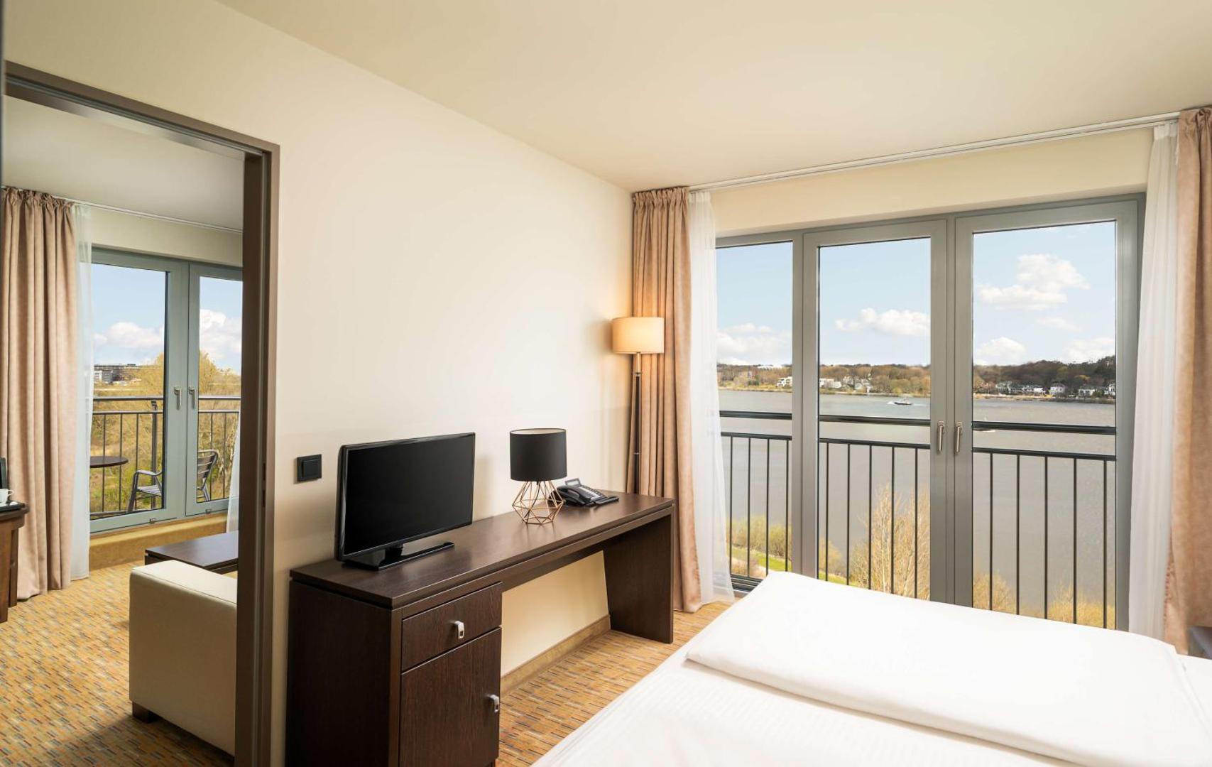 elaya hotel hamburg finkenwerder