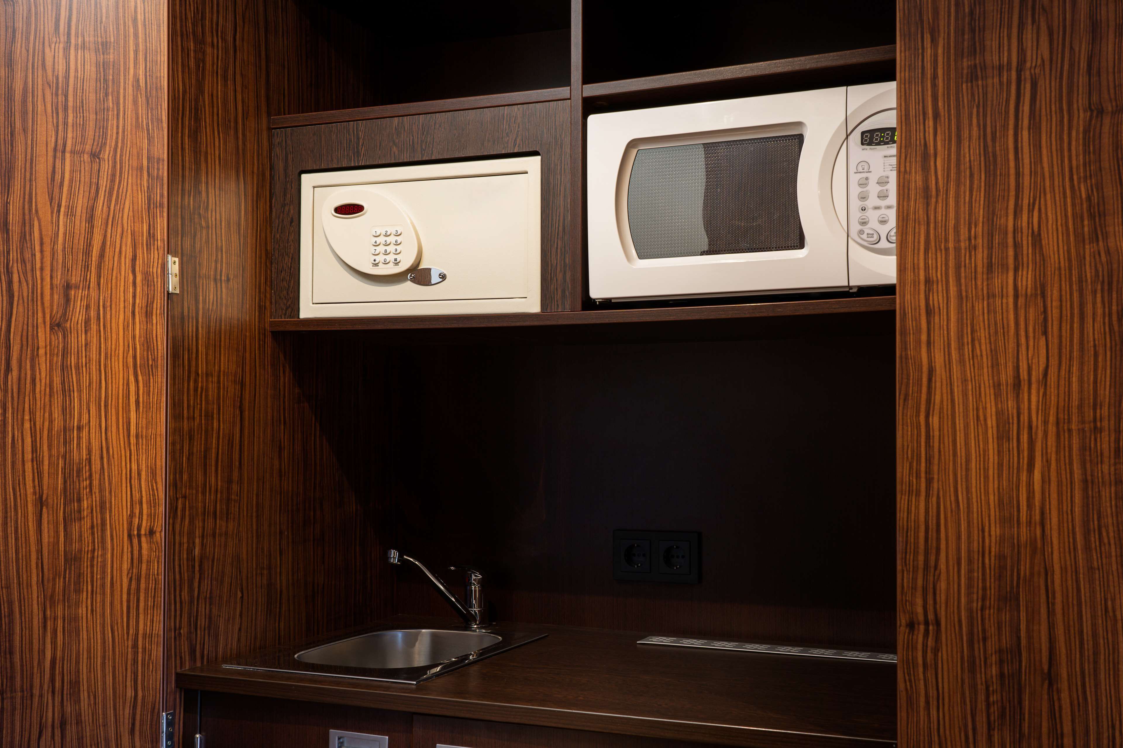 elaya hotel hamburg finkenwerder