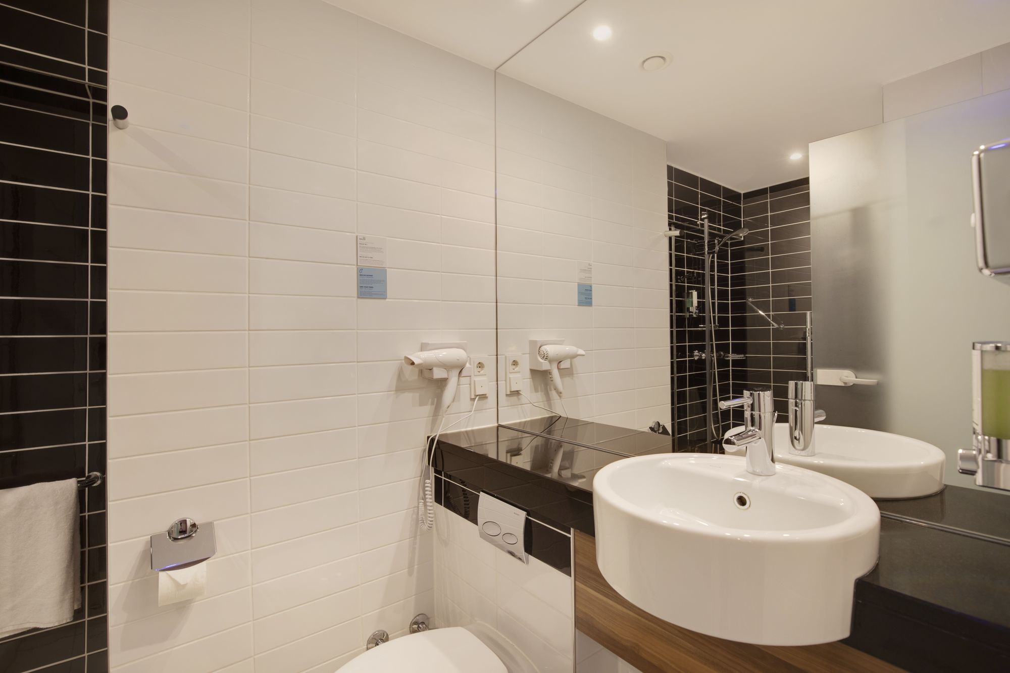 Premier Inn Hamburg City Alster Hotel