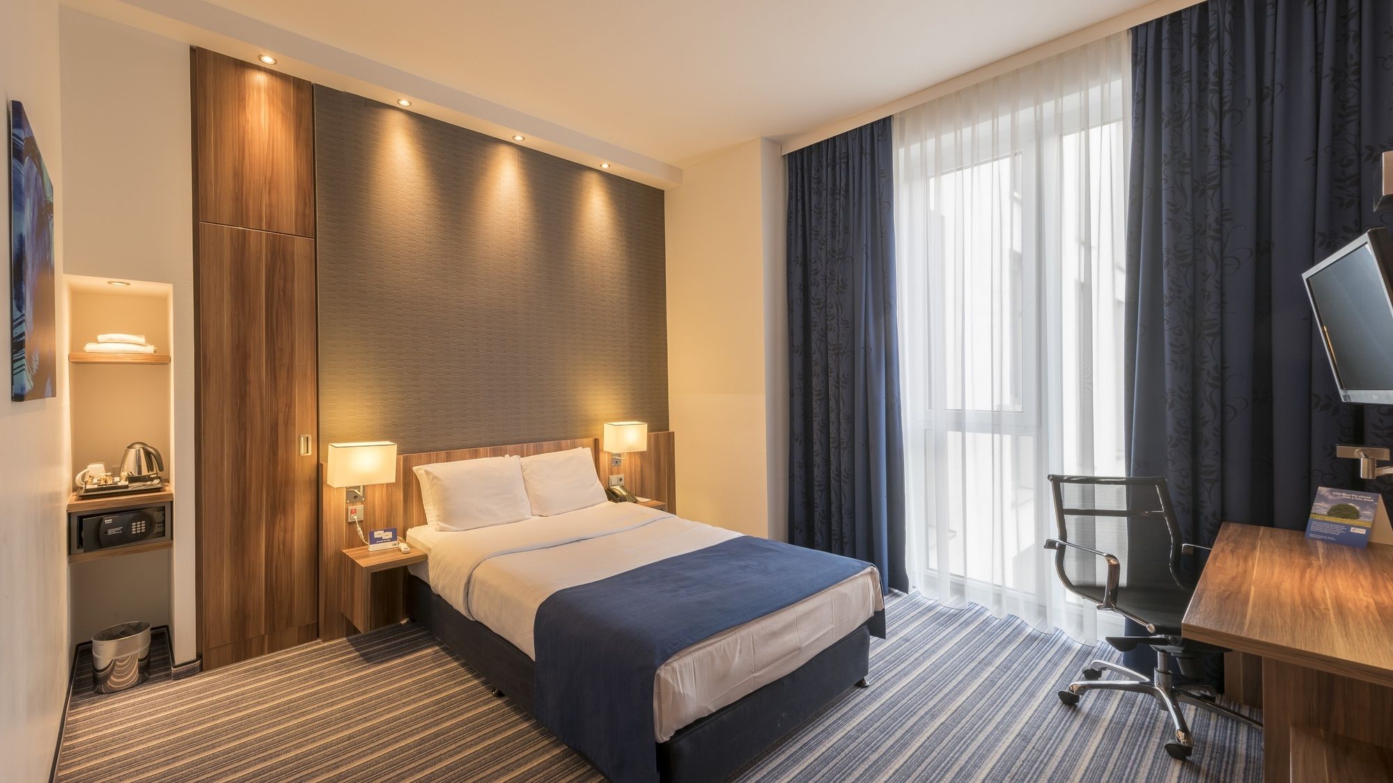 Premier Inn Hamburg City Alster Hotel