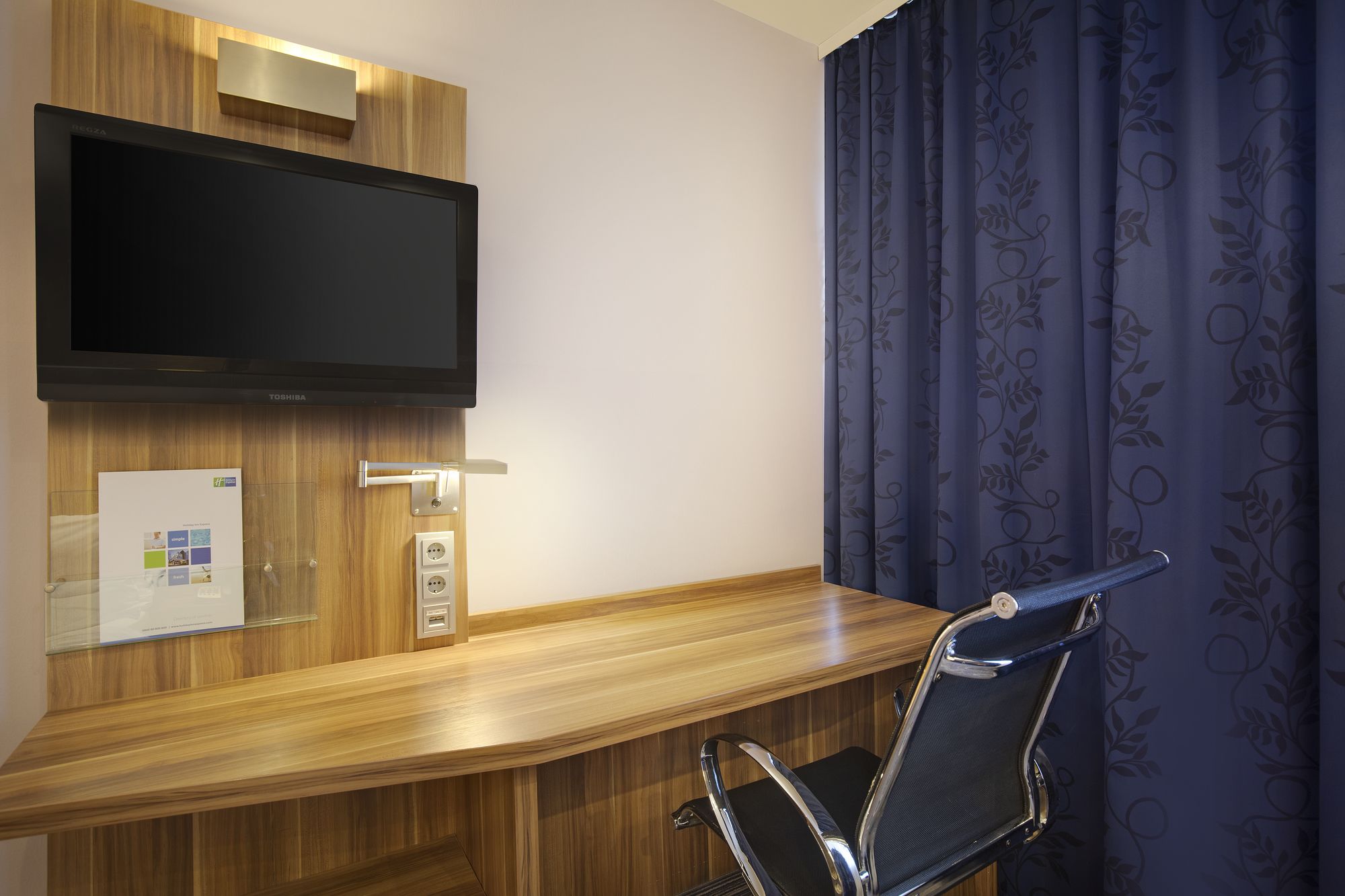 Premier Inn Hamburg City Alster Hotel