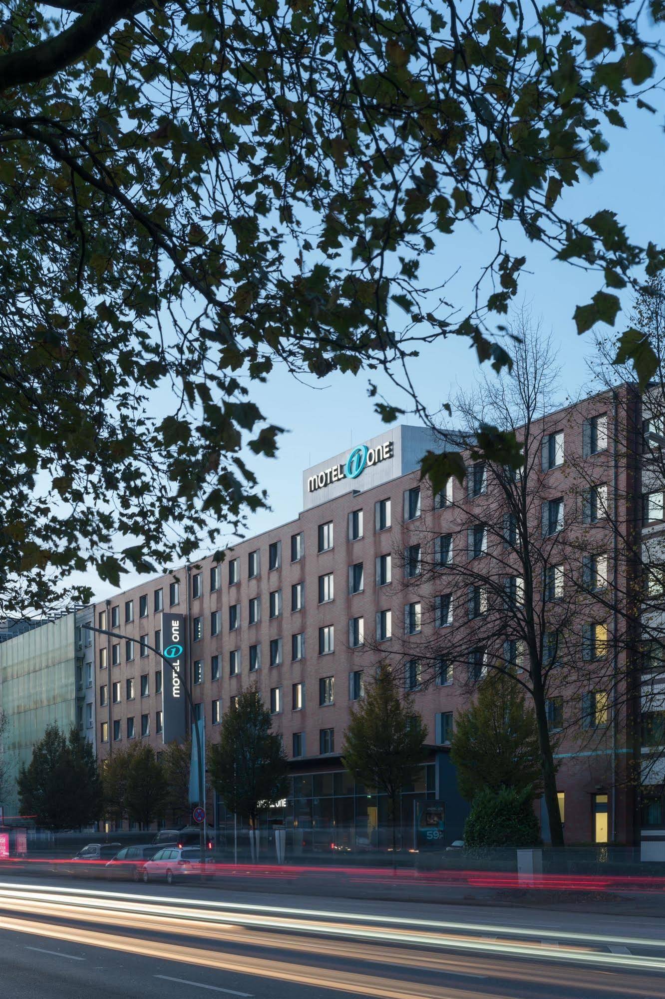 Motel One Hamburg-altona