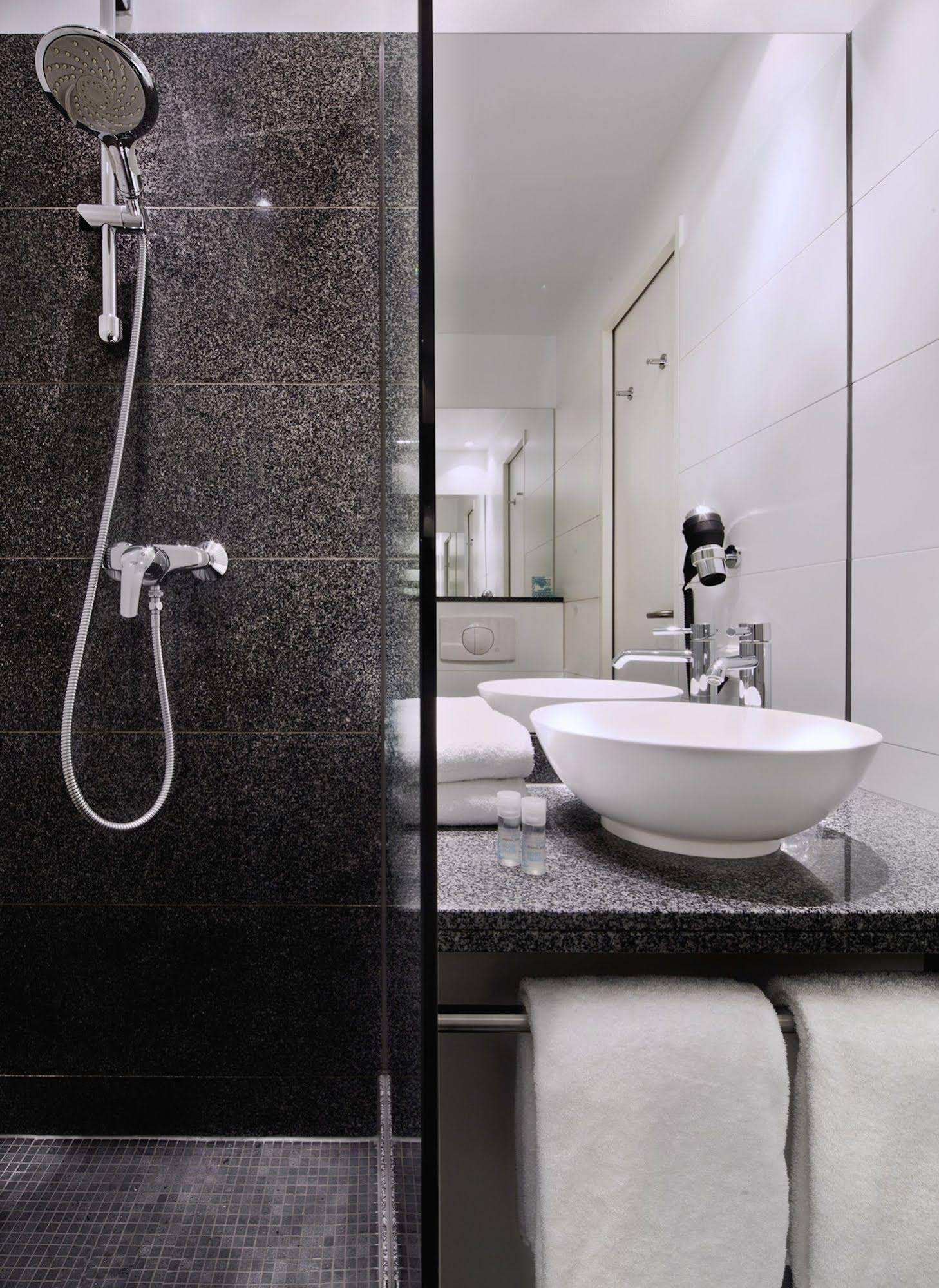 Motel One Hamburg-altona