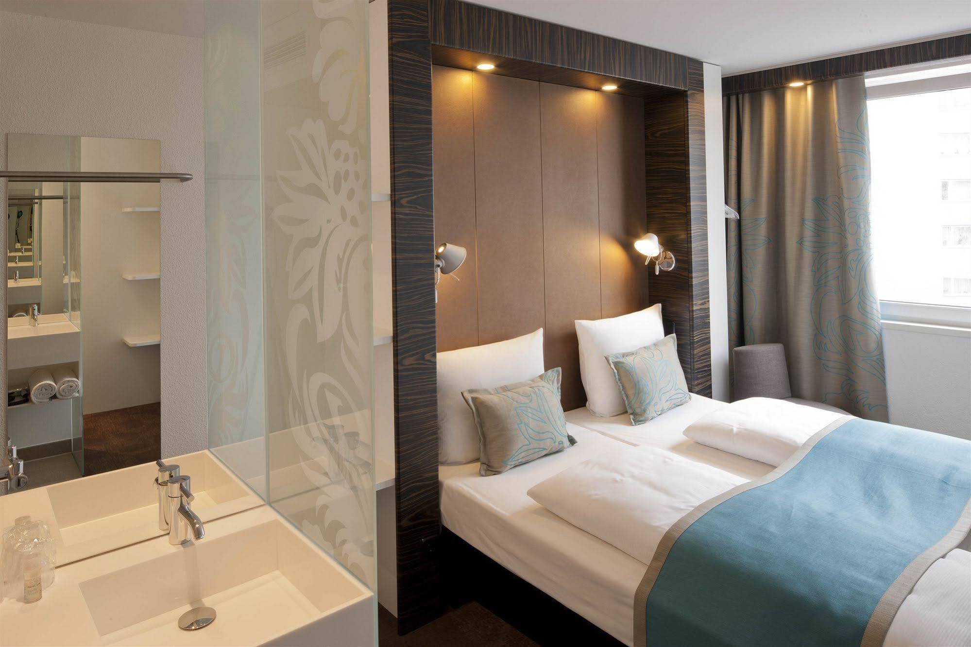 Motel One Hamburg-altona