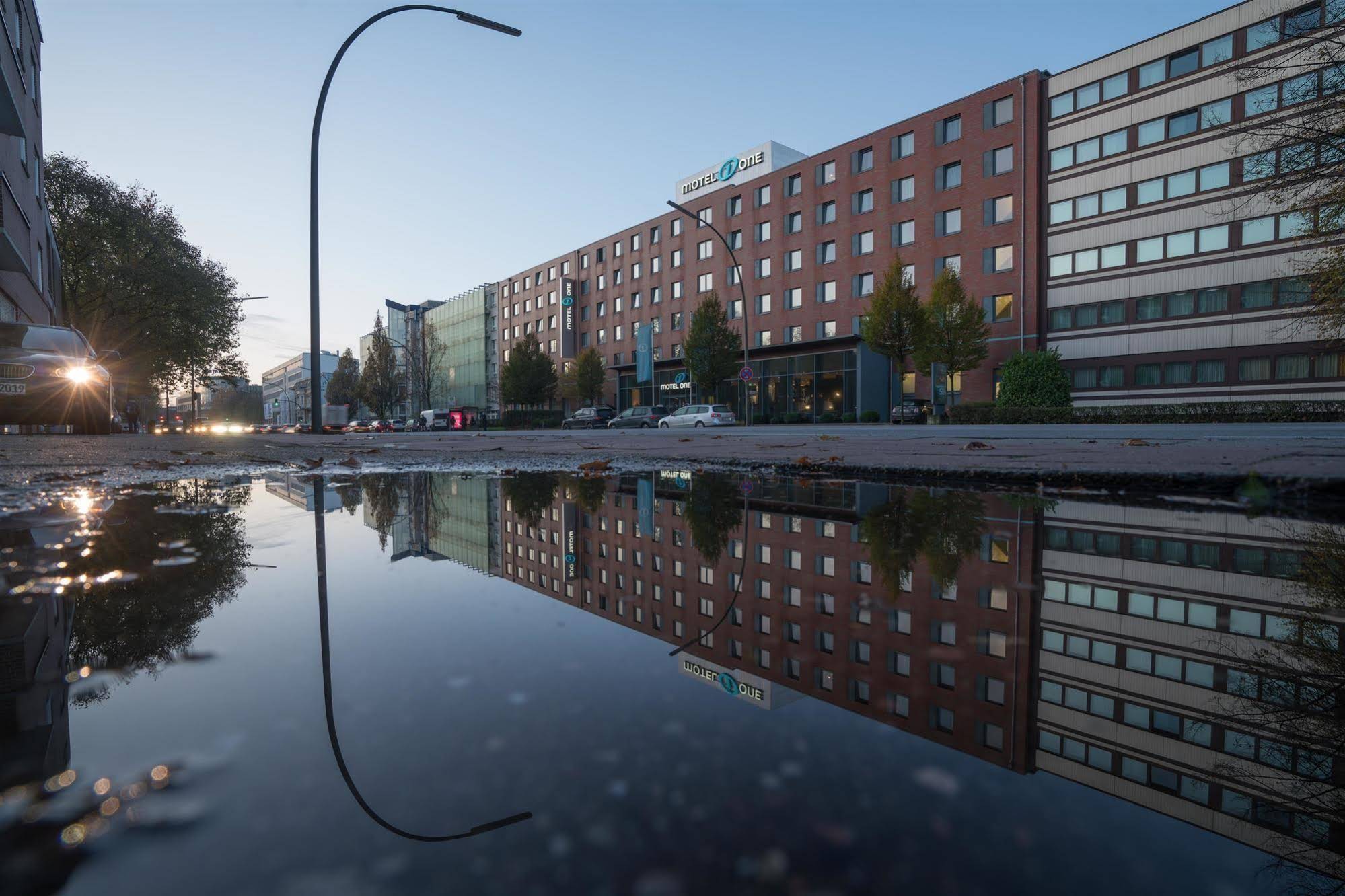 Motel One Hamburg-altona