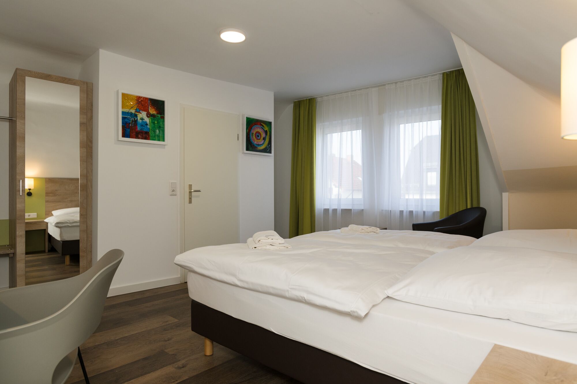 Roca Restaurant And Hotel
