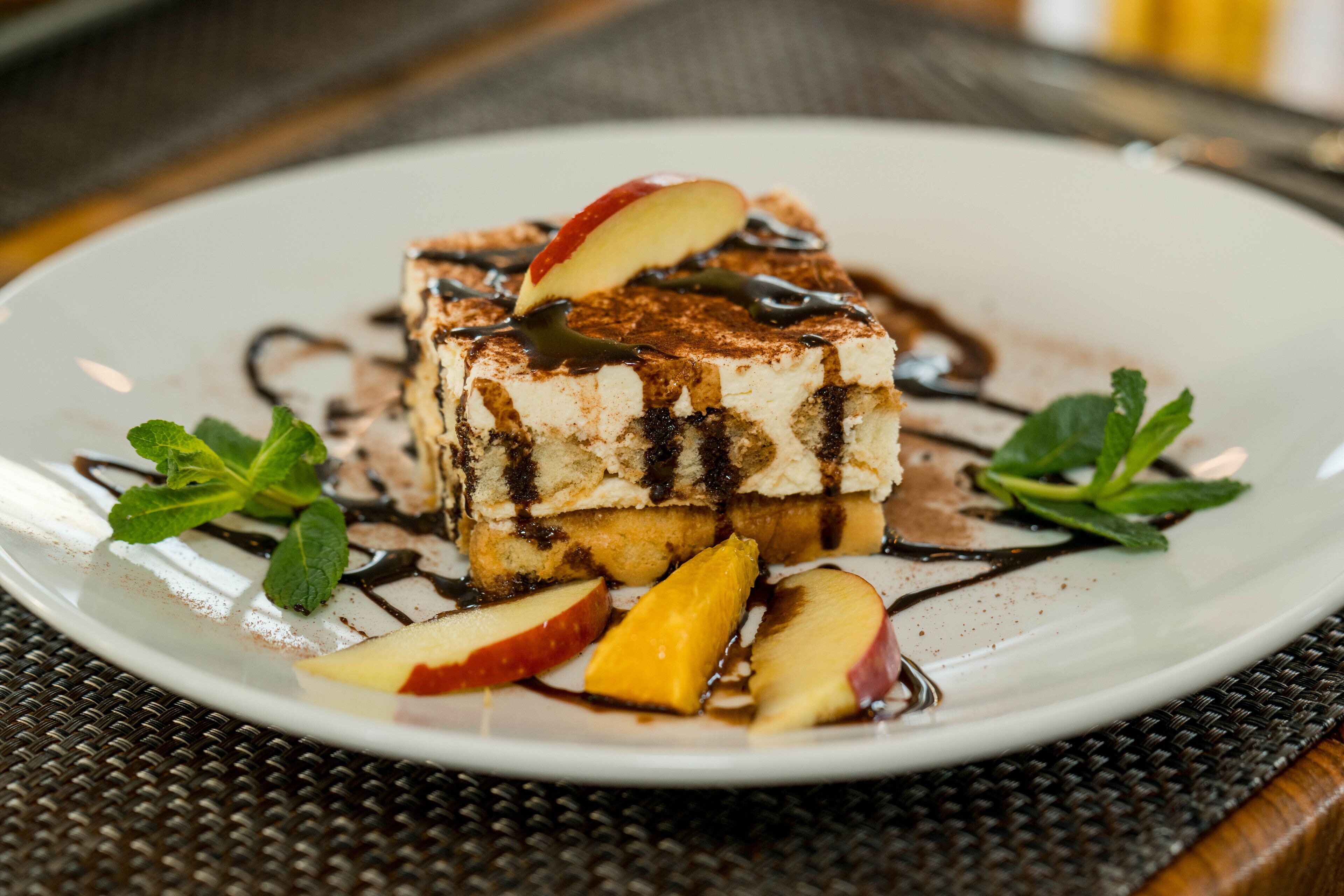 Roca Restaurant And Hotel