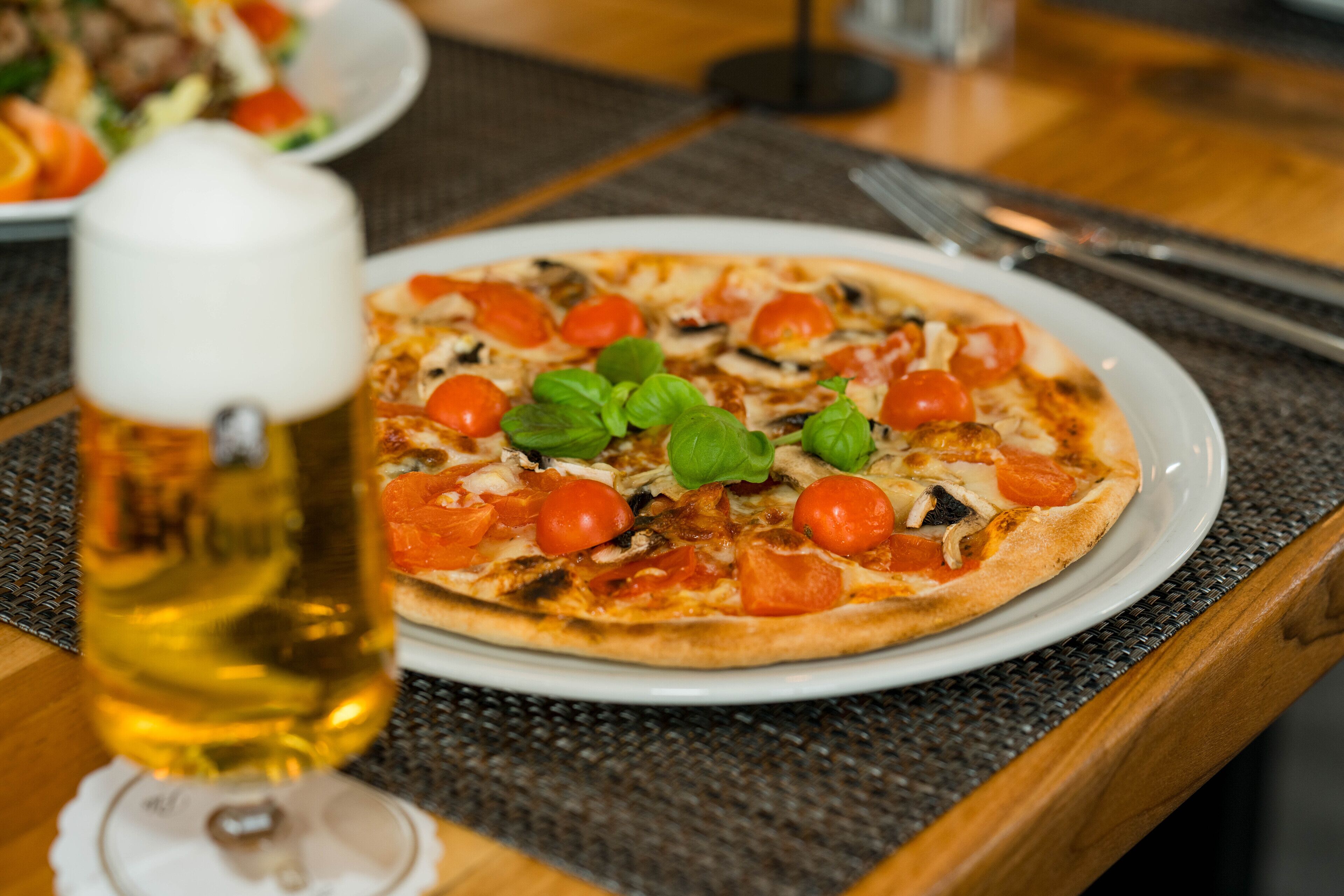 Roca Restaurant And Hotel