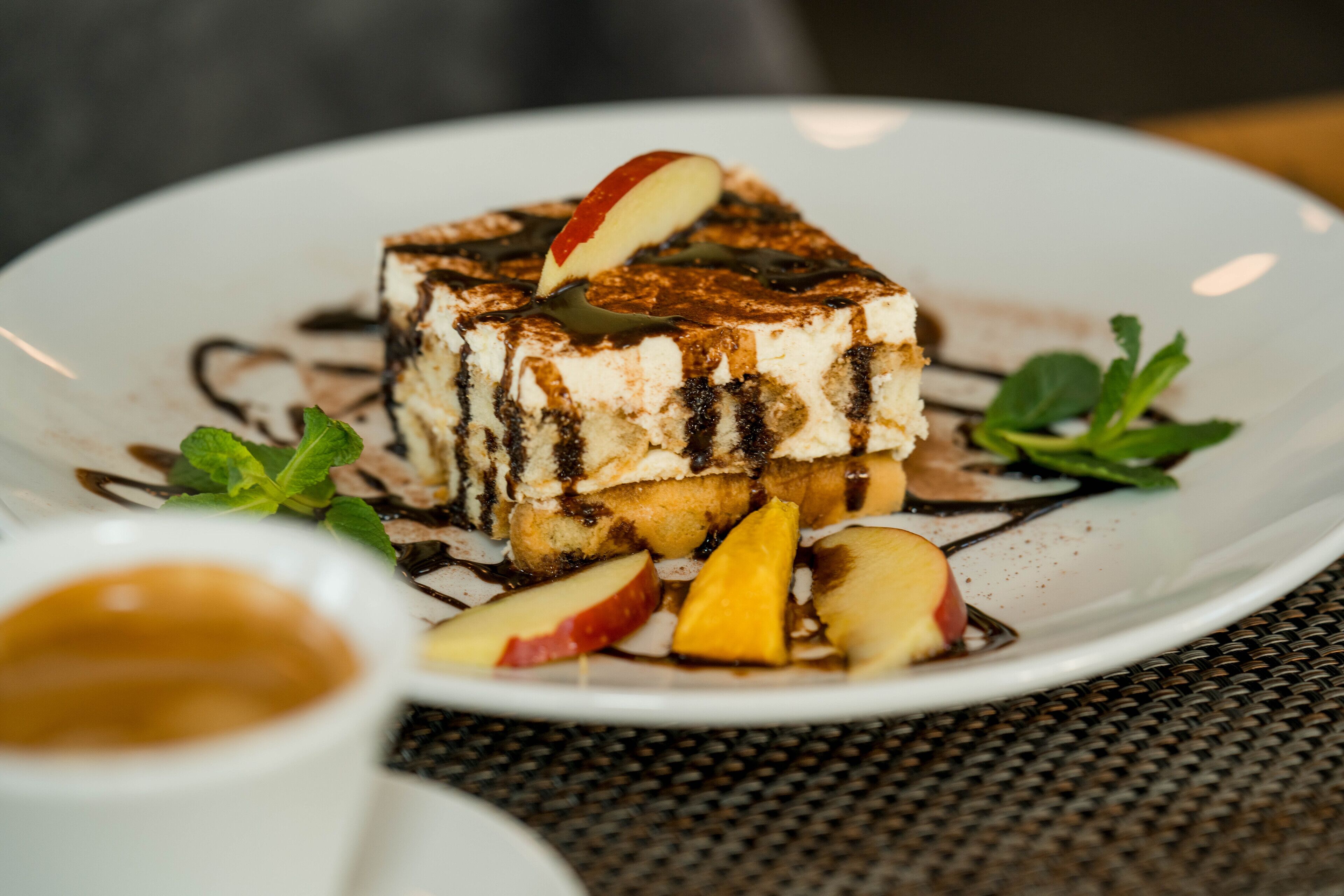 Roca Restaurant And Hotel