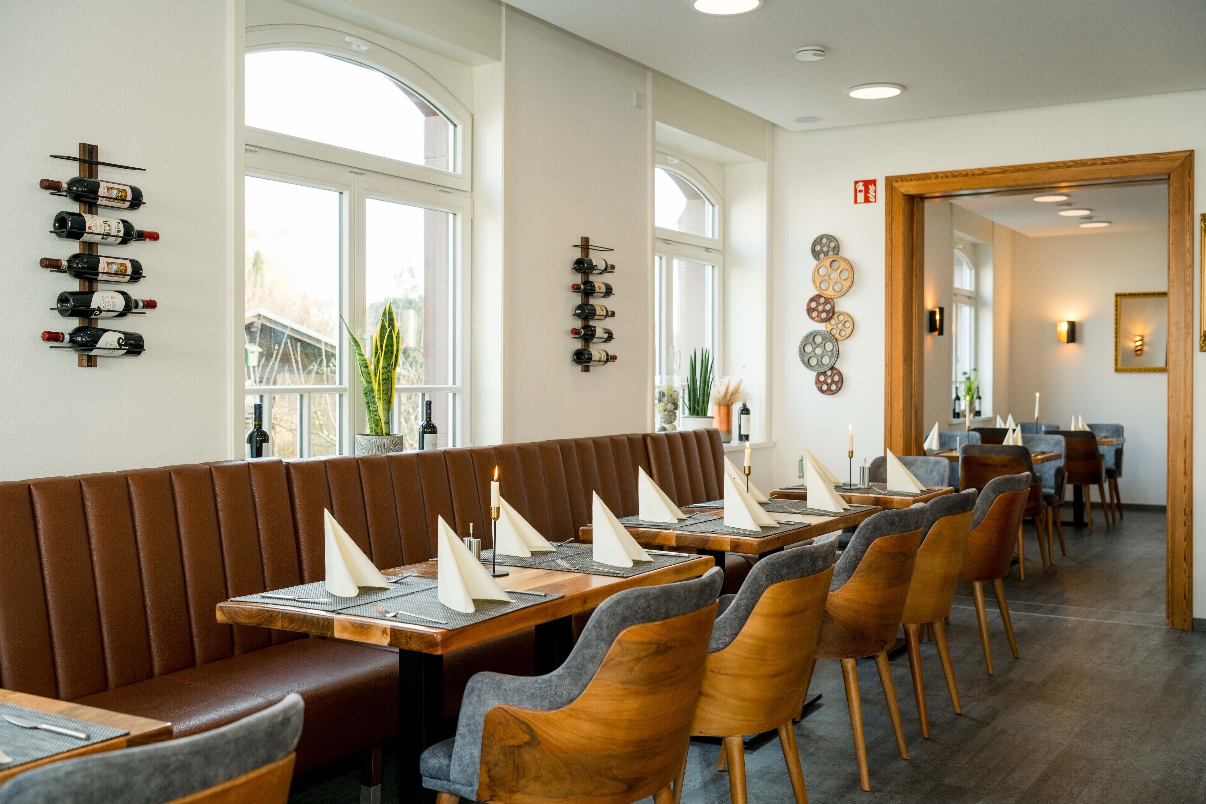 Roca Restaurant And Hotel